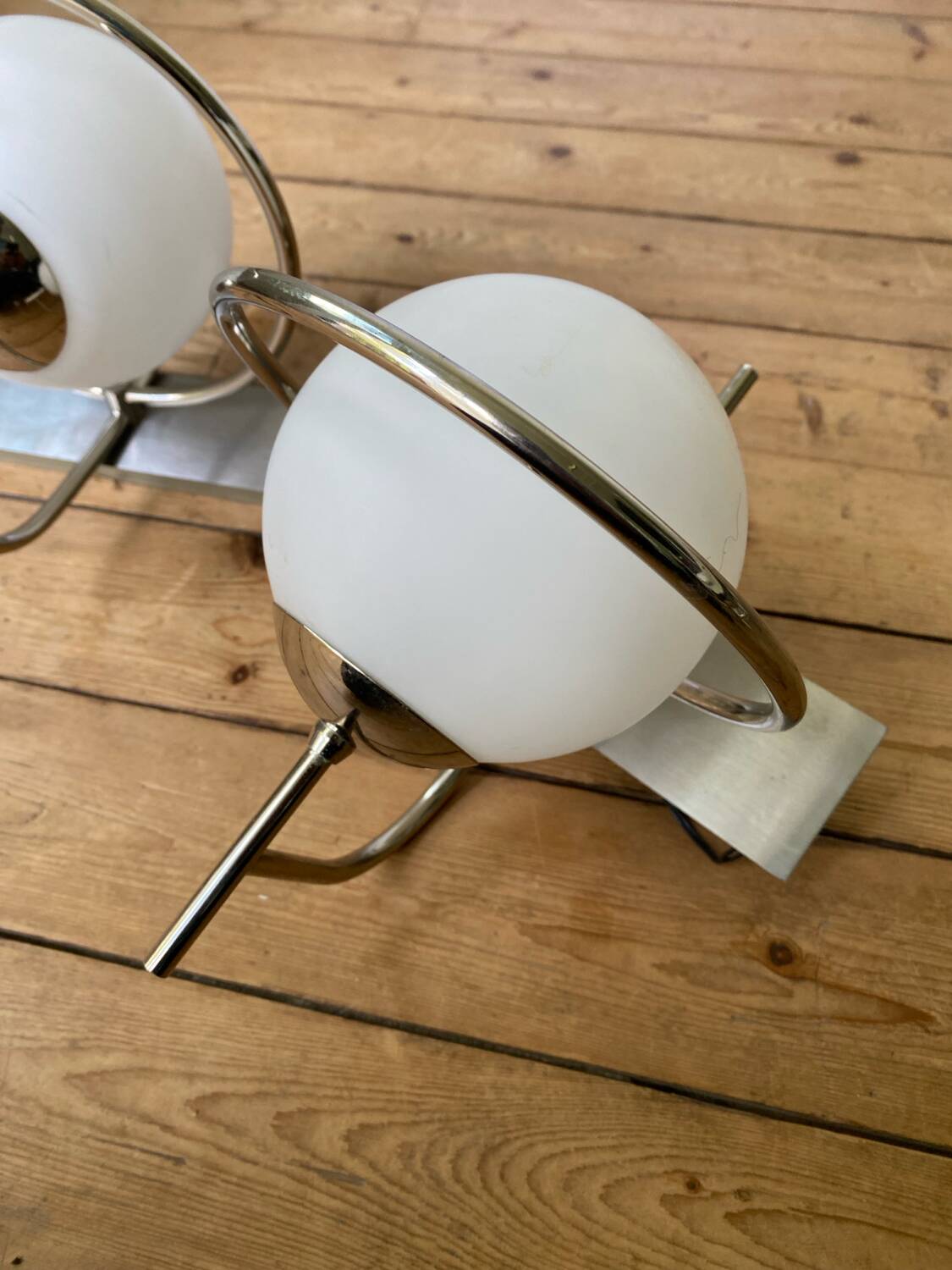 Paire d'appliques globe murale space age vintage 1970