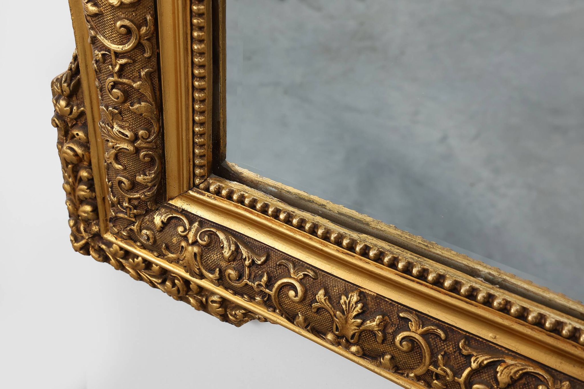 Large square giltwood mirror in Baroque style, 20th century