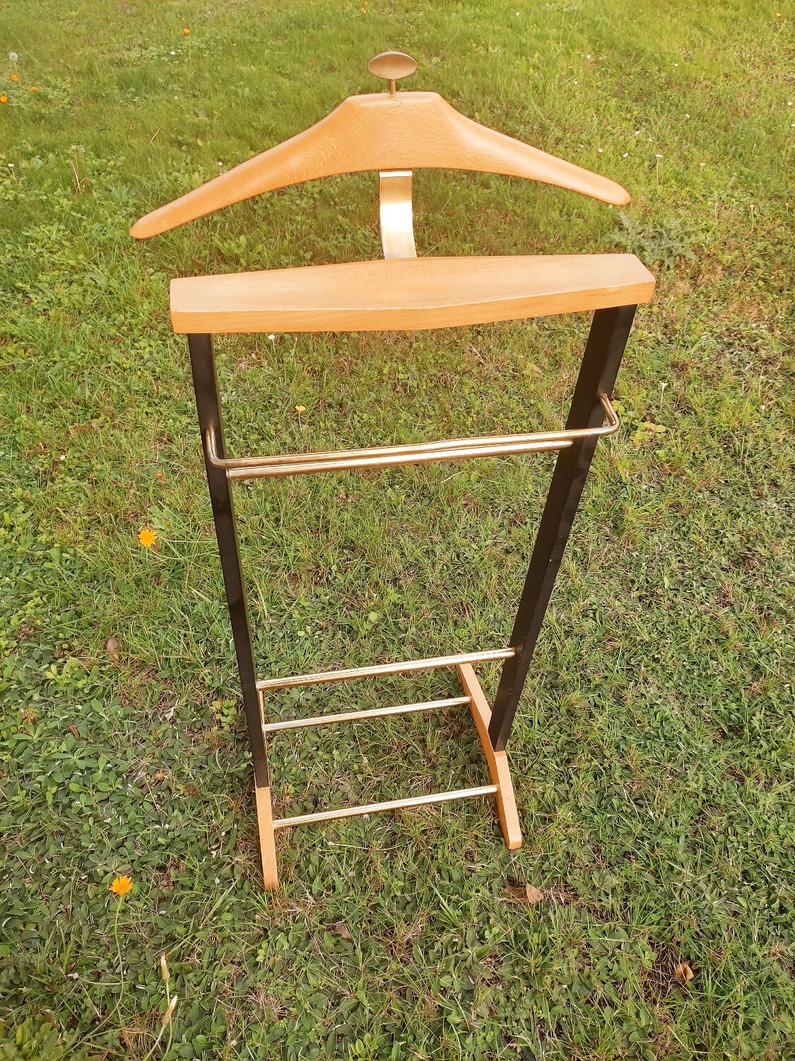 Night valet in beech and brass by Fratelli