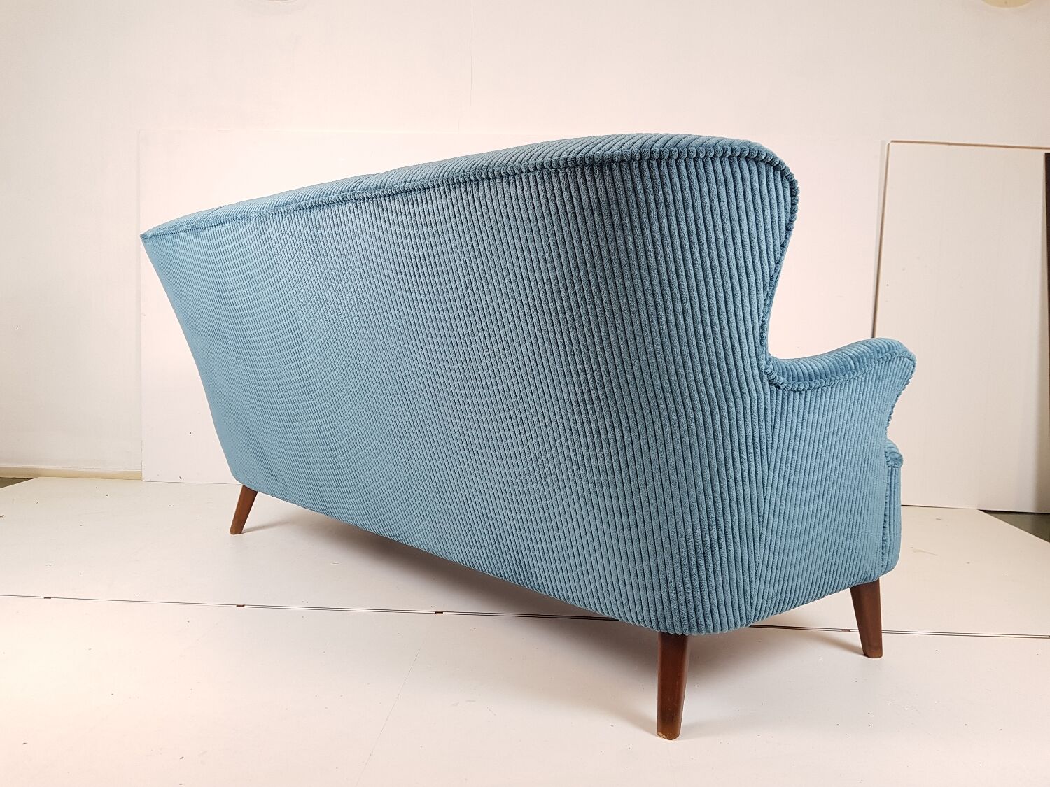 Artifort sofa petrol blue ribcord by Theo Ruth