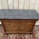 Commode époque Louis Philippe en acajou clair et marbre gris