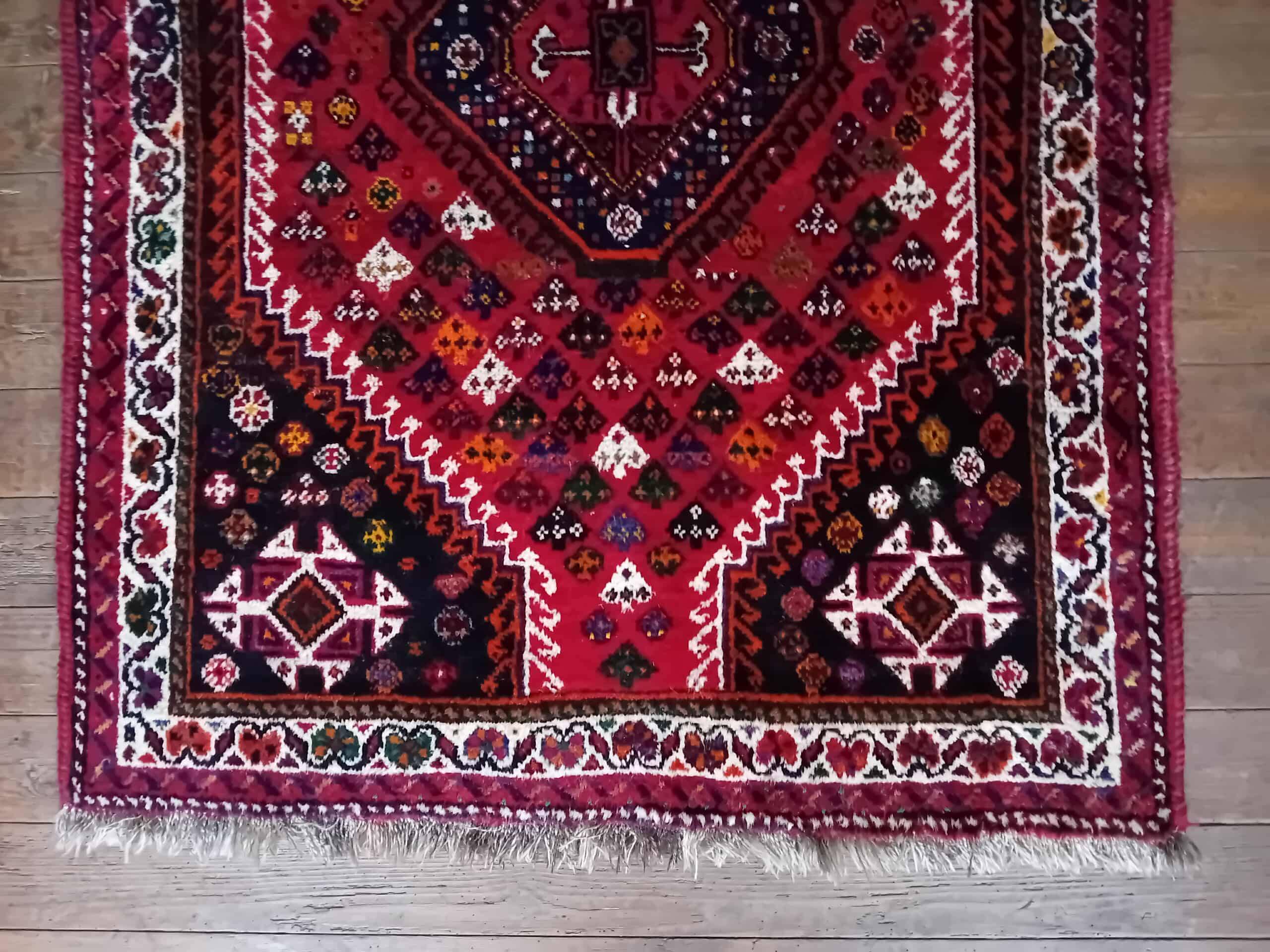 Handmade Persian Qashqai Rug 156x115cm