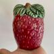 Porte éponge ou serviettes en barbotine fraise