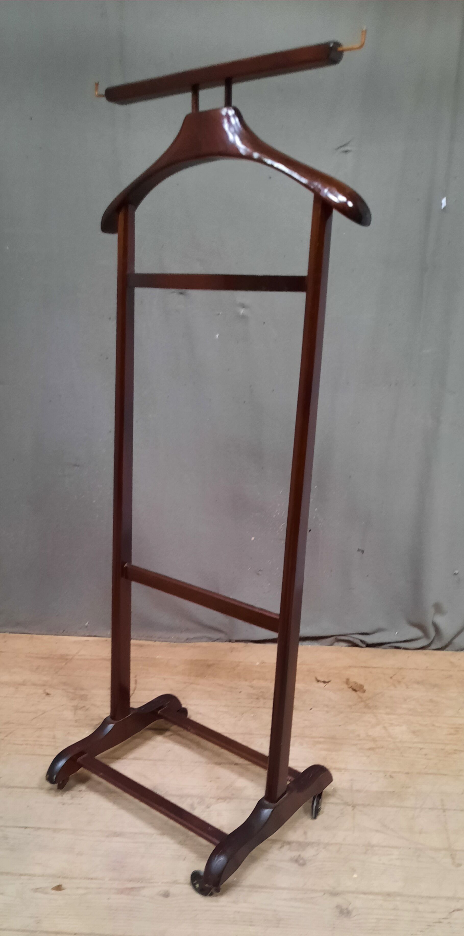 Varnished wooden valet