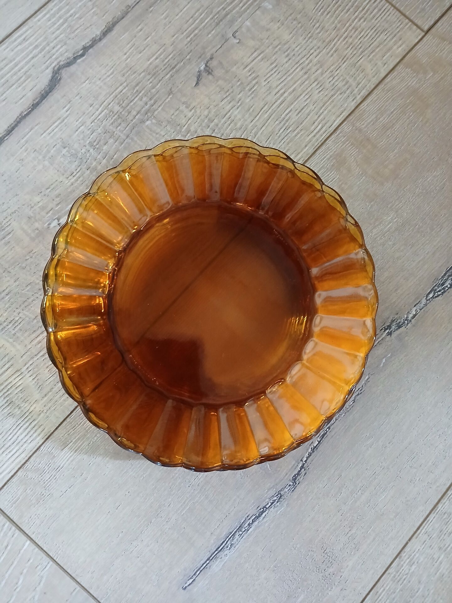 5 vintage Duralex dessert plates