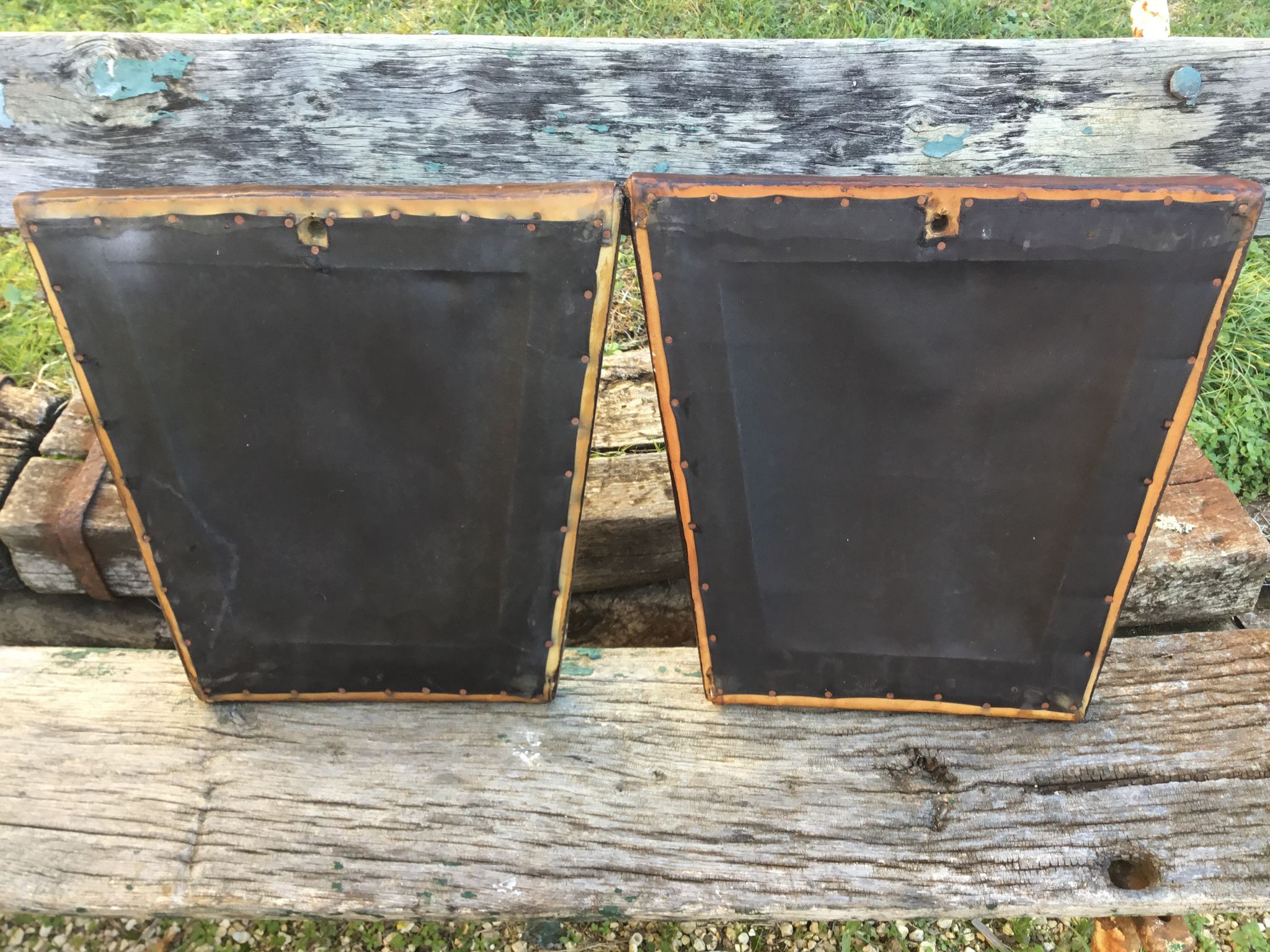 A series of 4 mahogany chairs with 19th th eme leather patties in good condition