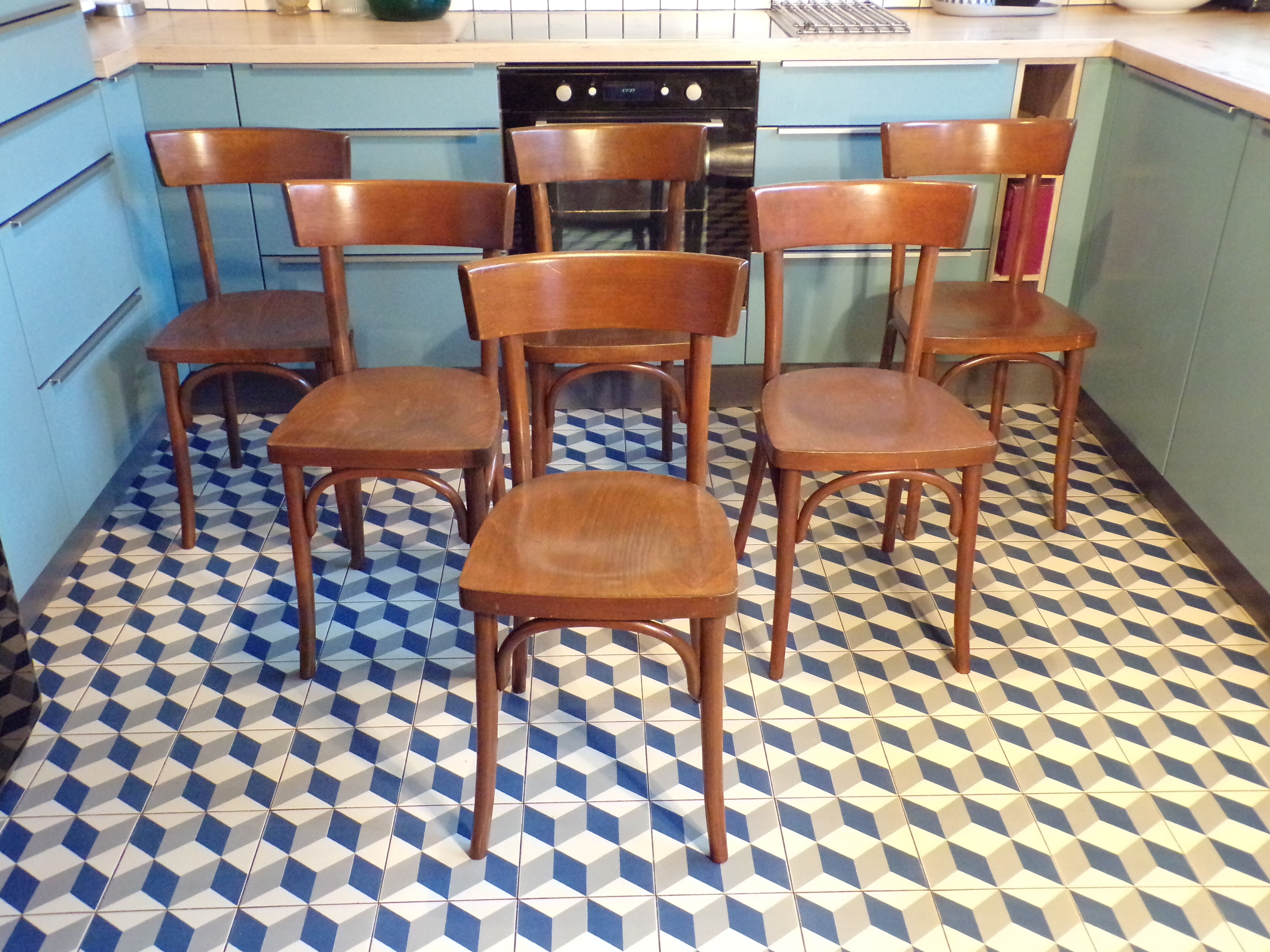 Suite 6 wooden bistro chairs