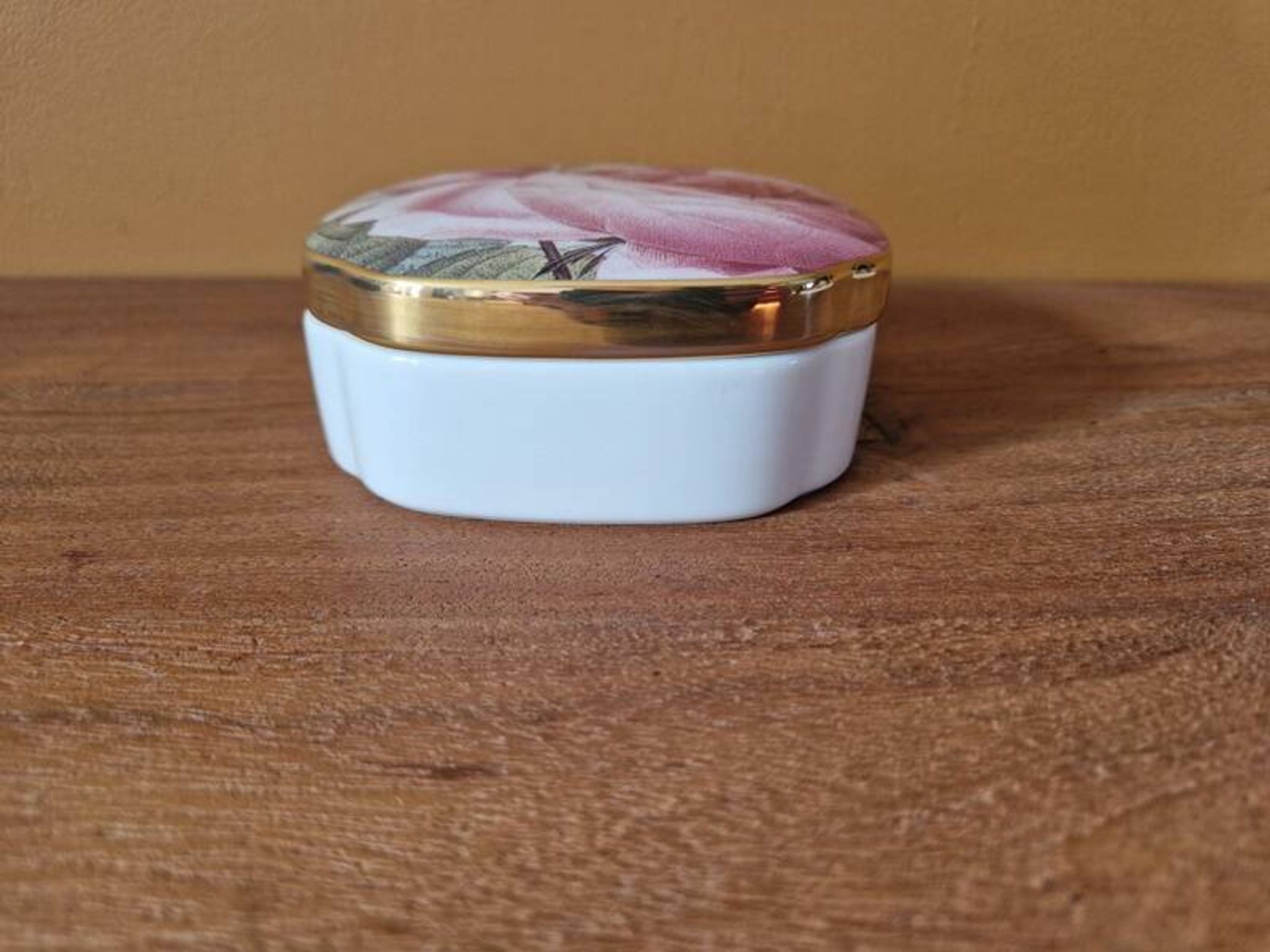 Porcelain bonbonnière from Villeroy and Boch - Sentiments model