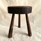 Tabouret tipode brutaliste en bois sculpté