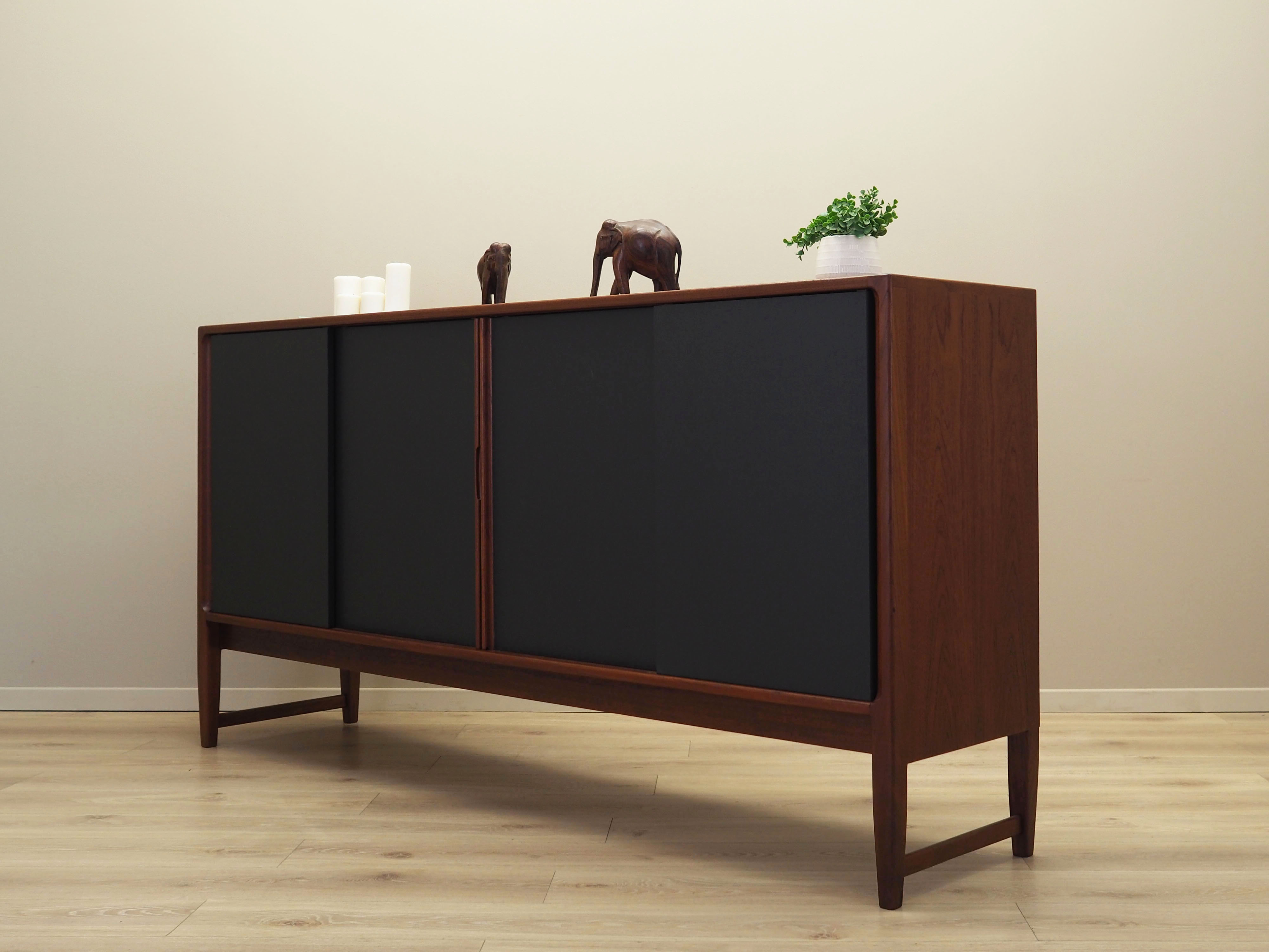 Enfilade en teck, design danois, années 1970, production: danemark