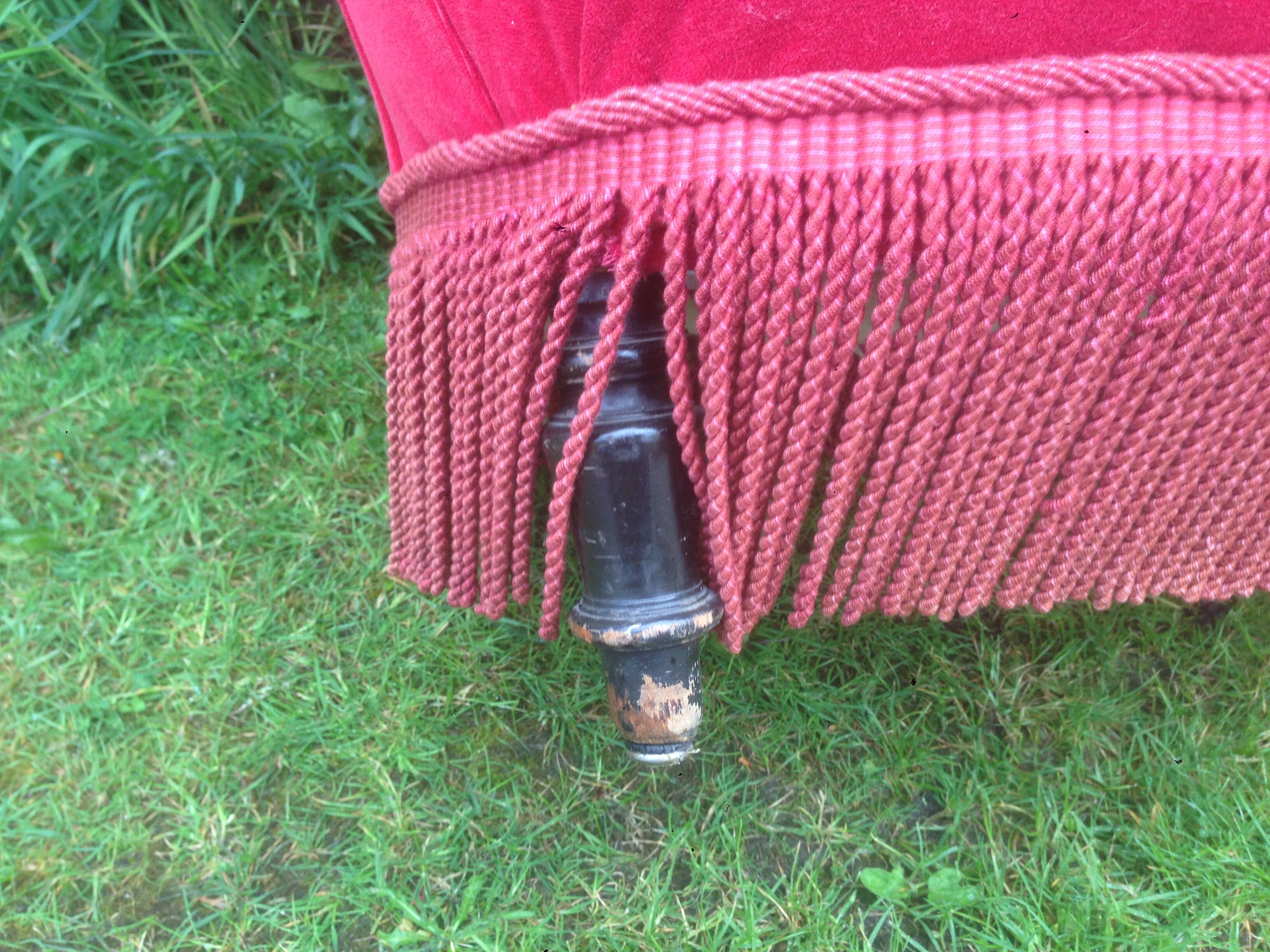 Napoleon III red velvet bench