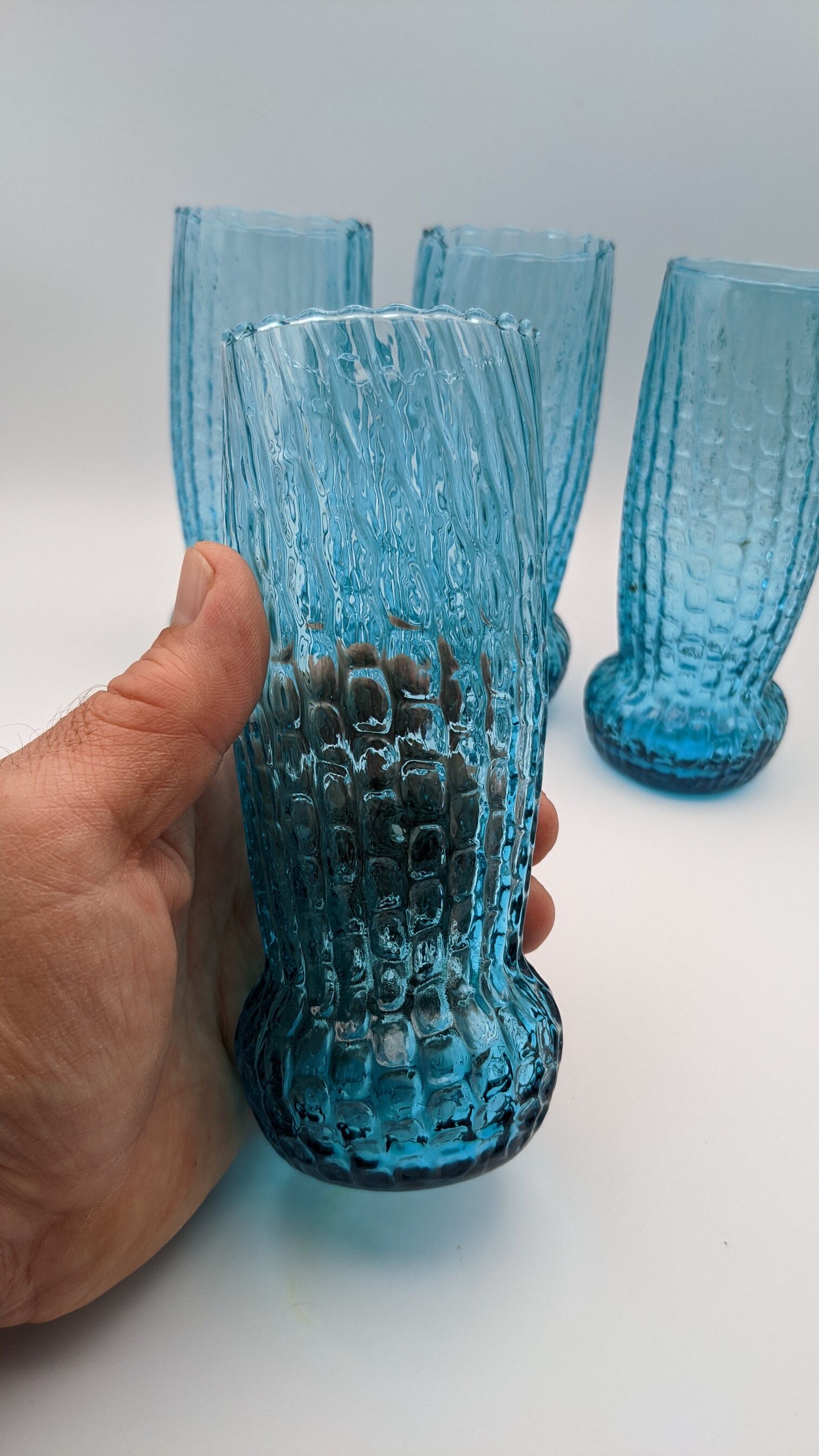 lot 4 glasses to orangeade vintage blues