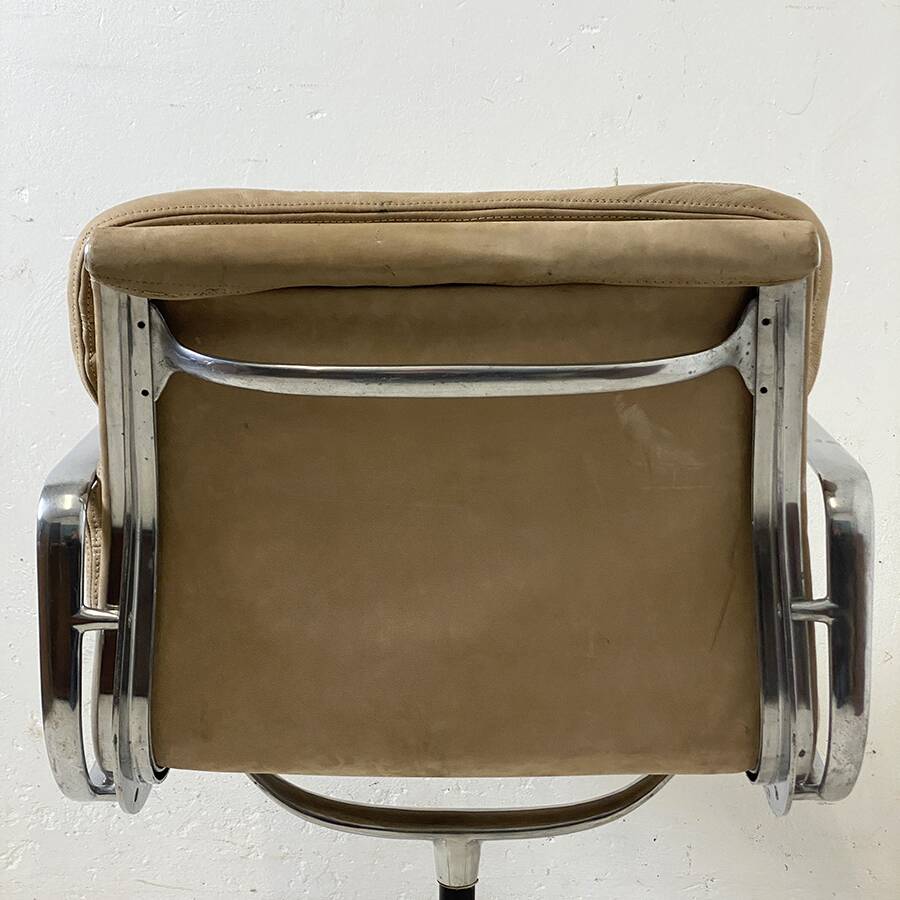 Eames office chair model 108 Herman Miller