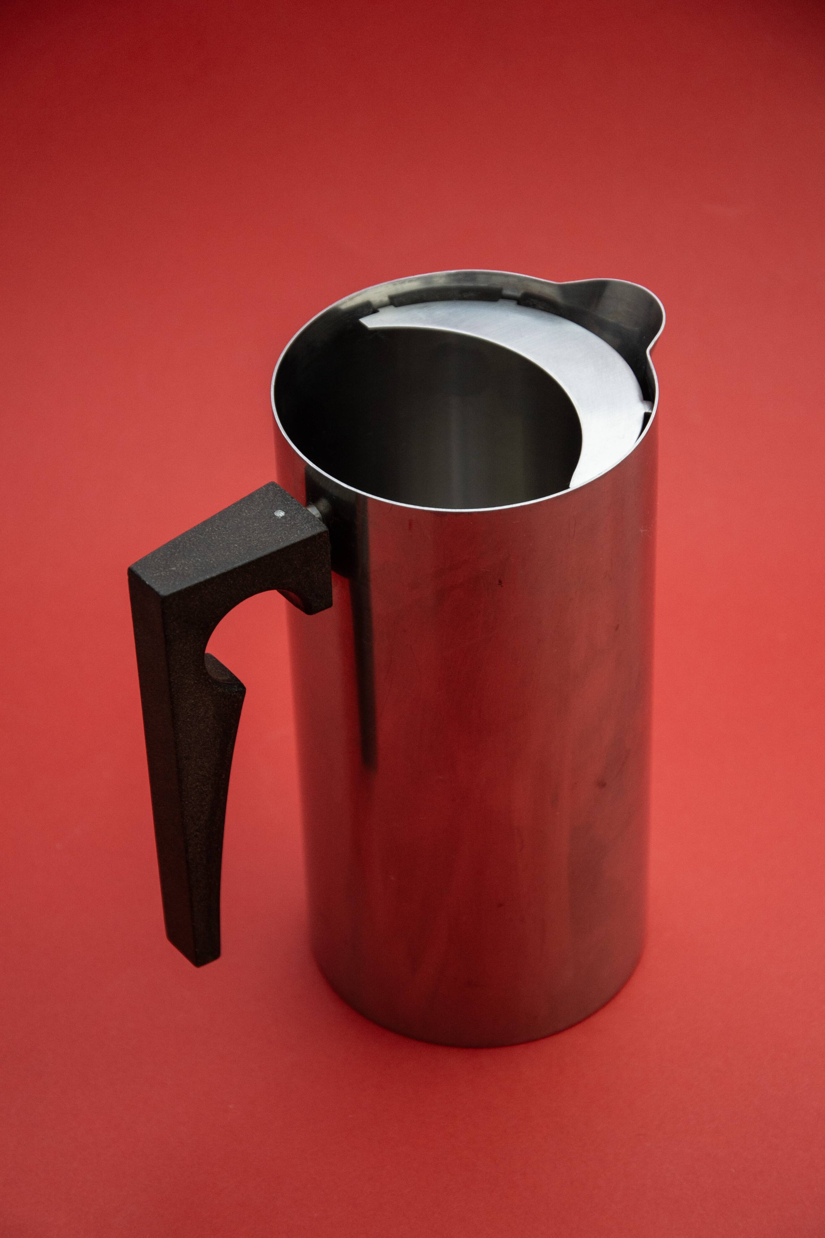Carafe de service avec bec anti-glace Arne Jacobsen – Cylinda Line, 1967
