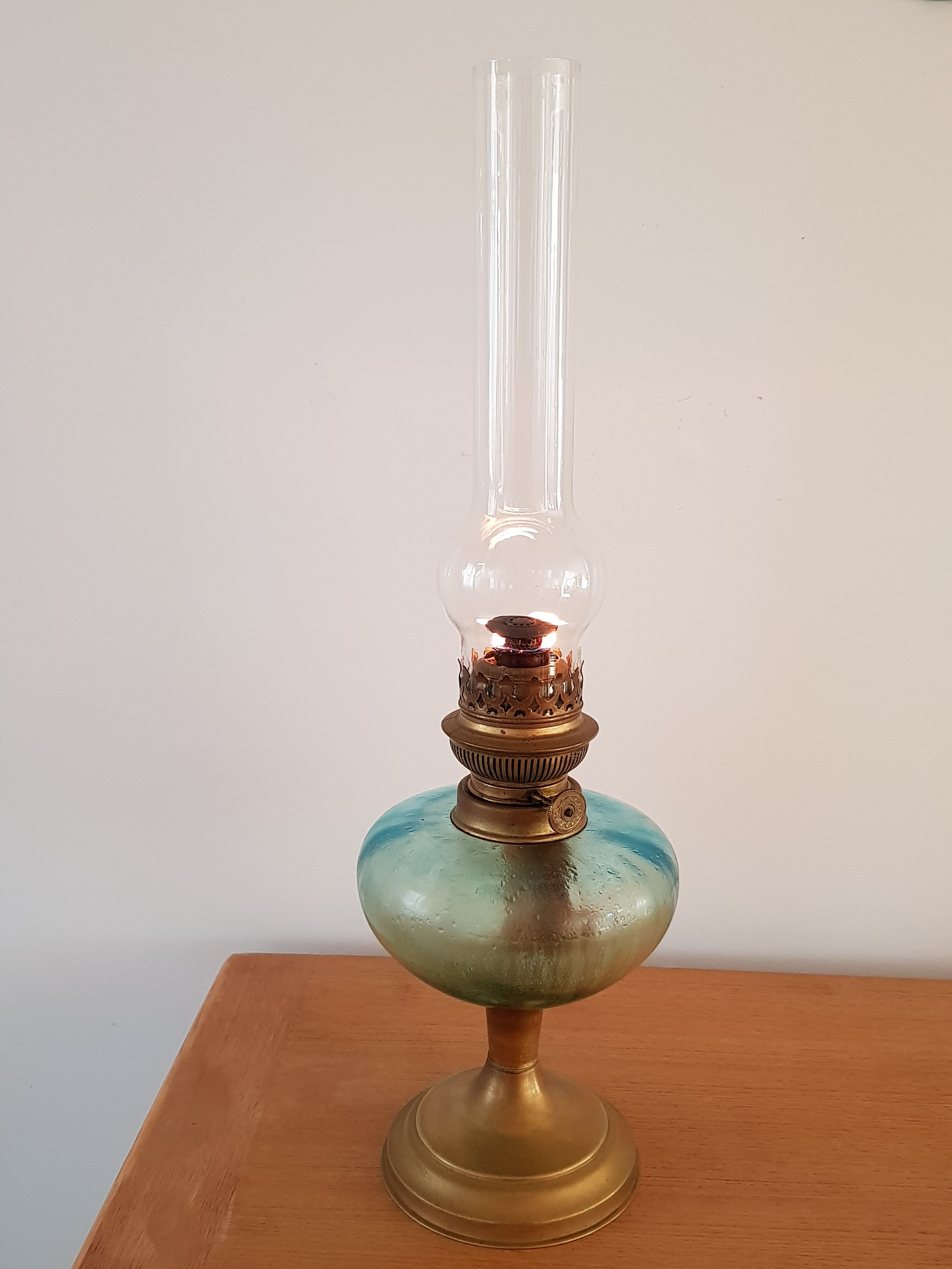 Oil or kerosene lamp