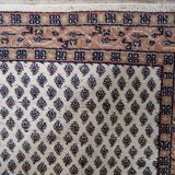 Tapis vintage indien Seraband fait main en laine – 89 x 160 cm – 1970s