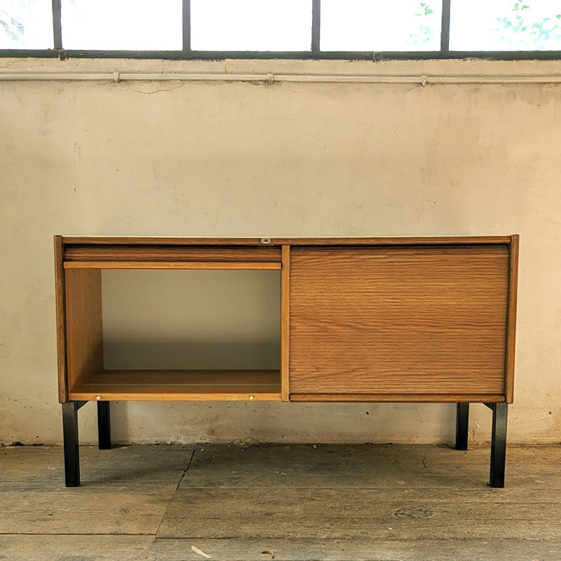 Enfilade, curtain doors