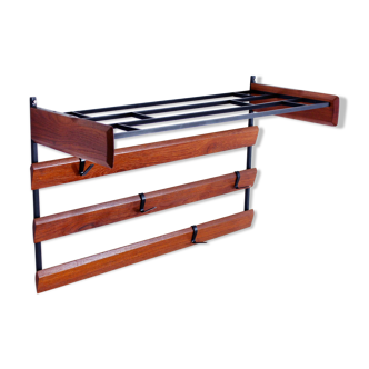 Superb jacket with a removable hooks door