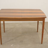 Table à manger pliante en noyer entièrement rénovée, années 1970, Tchécoslovaquie