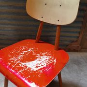 Chaise en bois rouge ton  1960