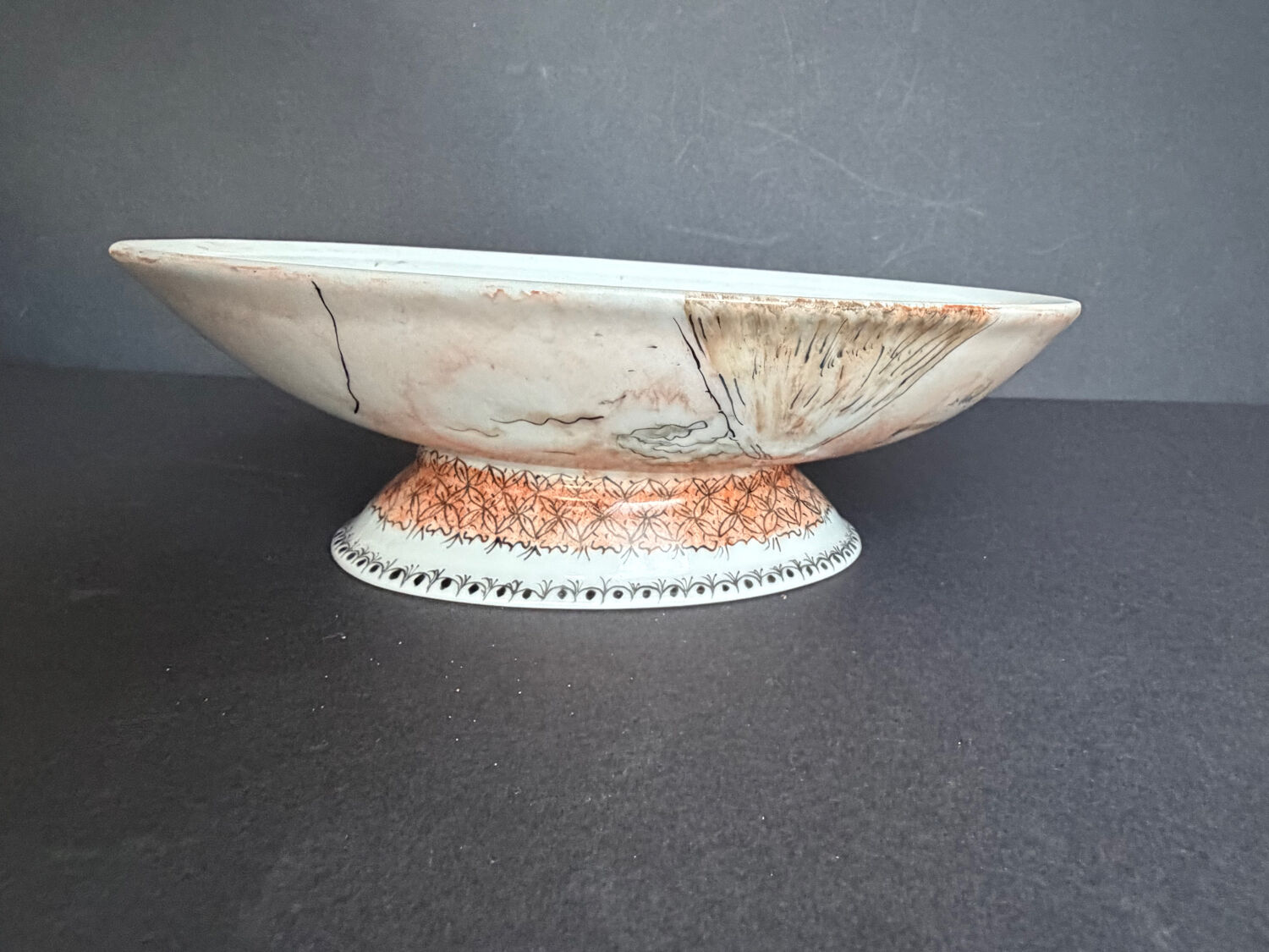 Earthenware bonbonnière