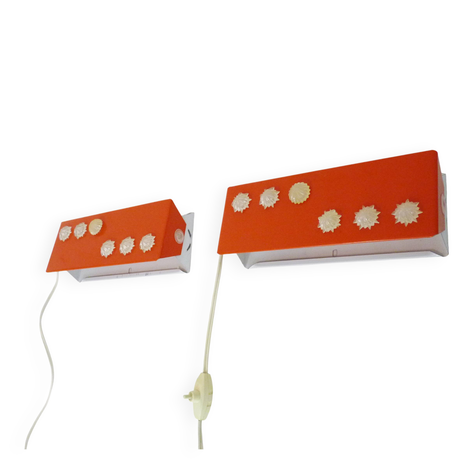Pair of Scandinavian wall sconces with swivel shade in orange metal. 70