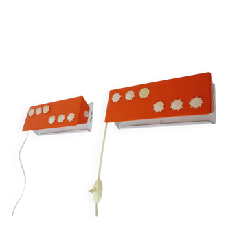 Pair of Scandinavian wall sconces with swivel shade in orange metal. 70