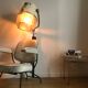 Fauteuil de coiffeur vintage avec casque transformé en lampe
