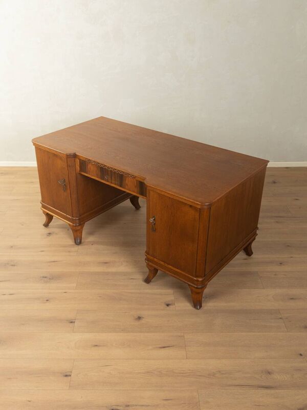 Bureau Art Déco élégant avec des pieds courbés