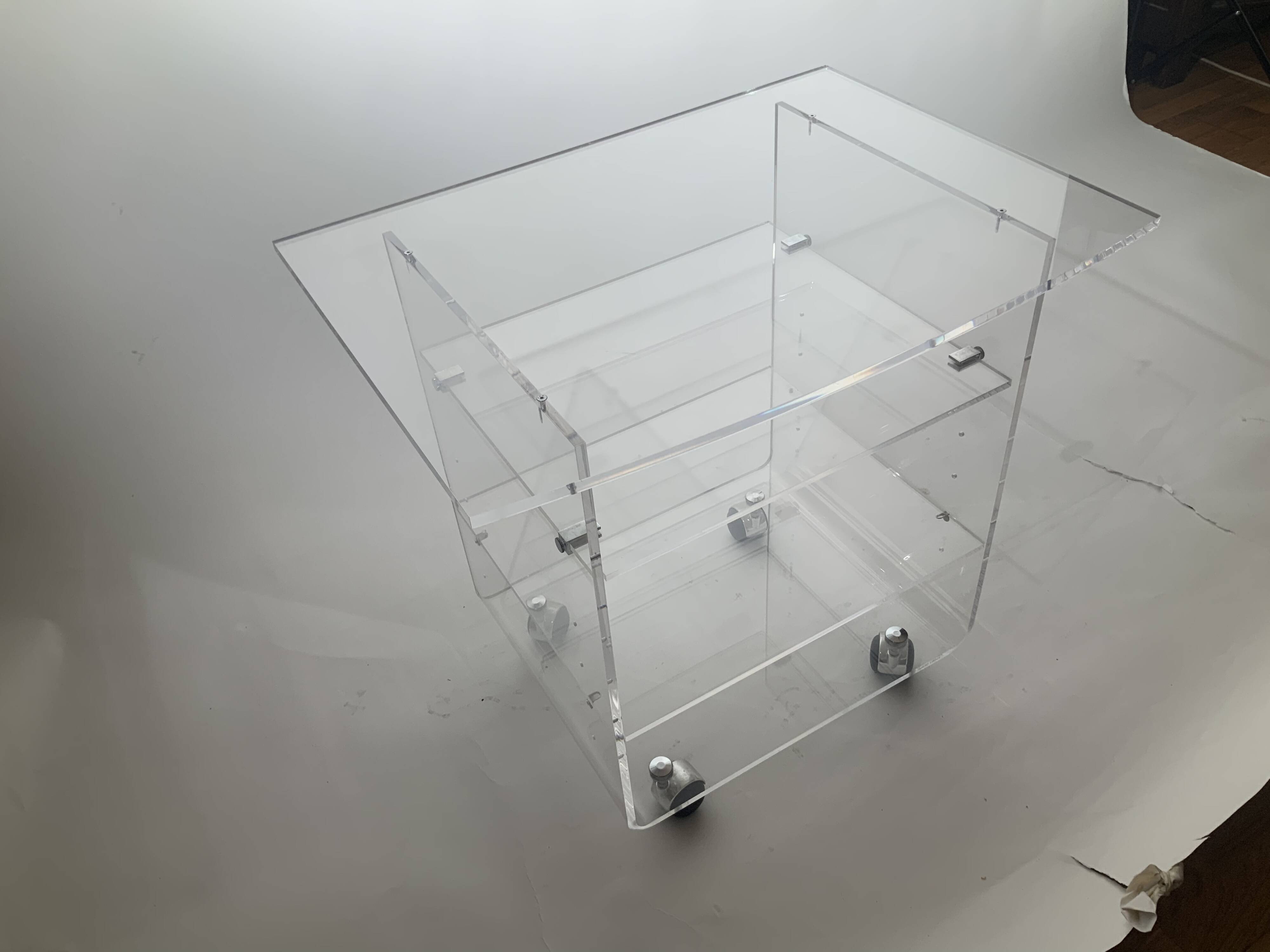 Dessert meuble TV Plexiglas David Lange