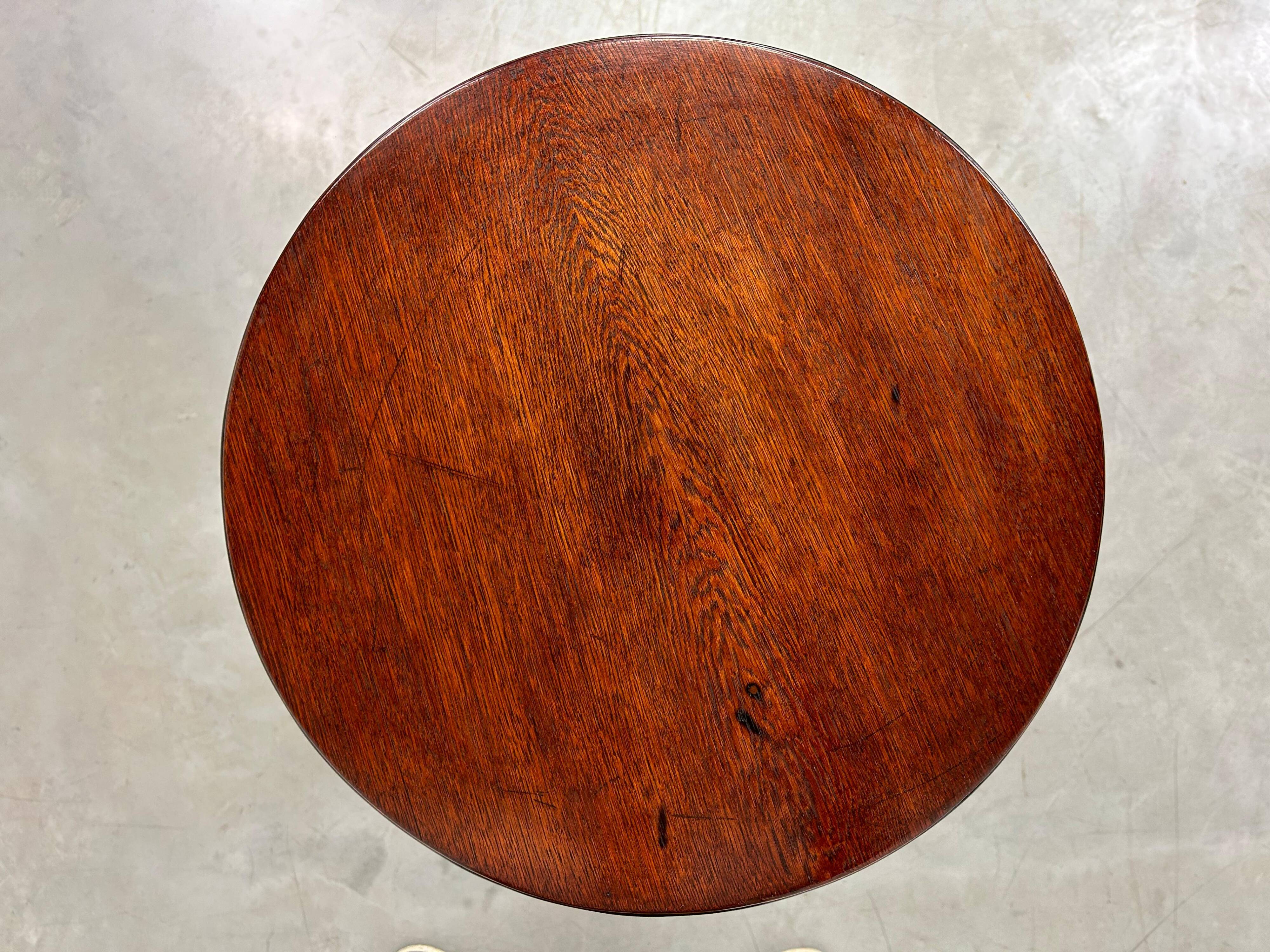 Table d'appoint ronde sécession
