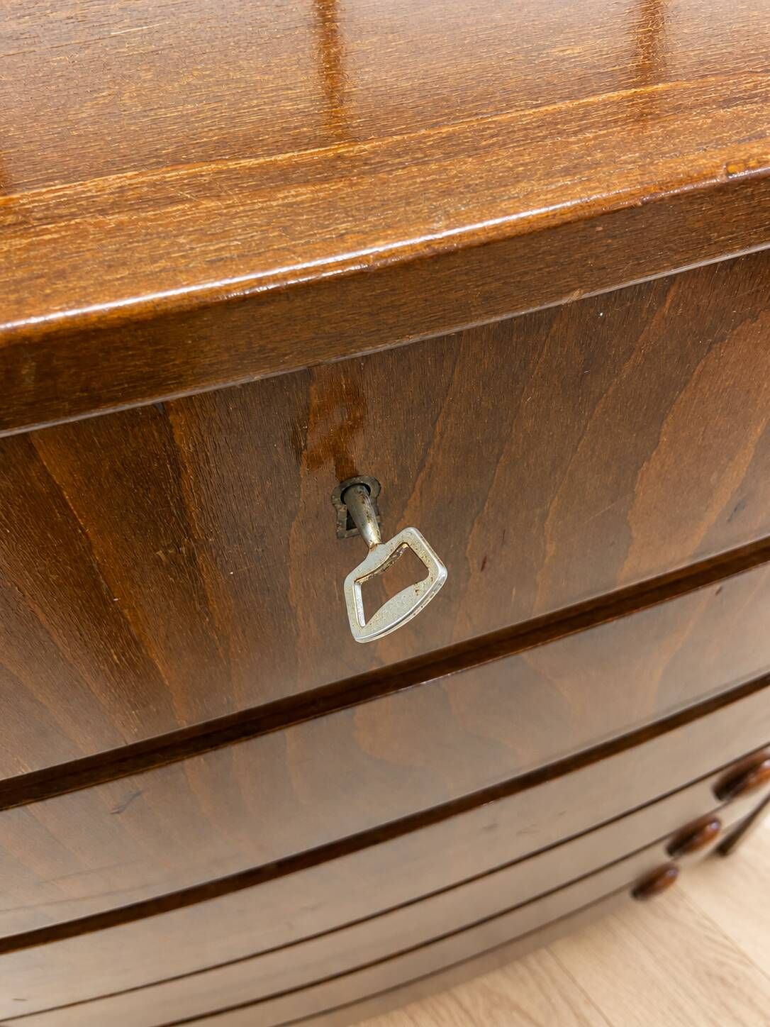 Commode haute en acajou danois vintage des années 1960.