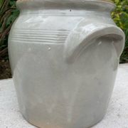 Light grey ceramic jar