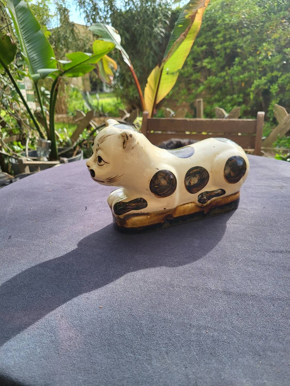 Cizhou style ceramic neck rest cat