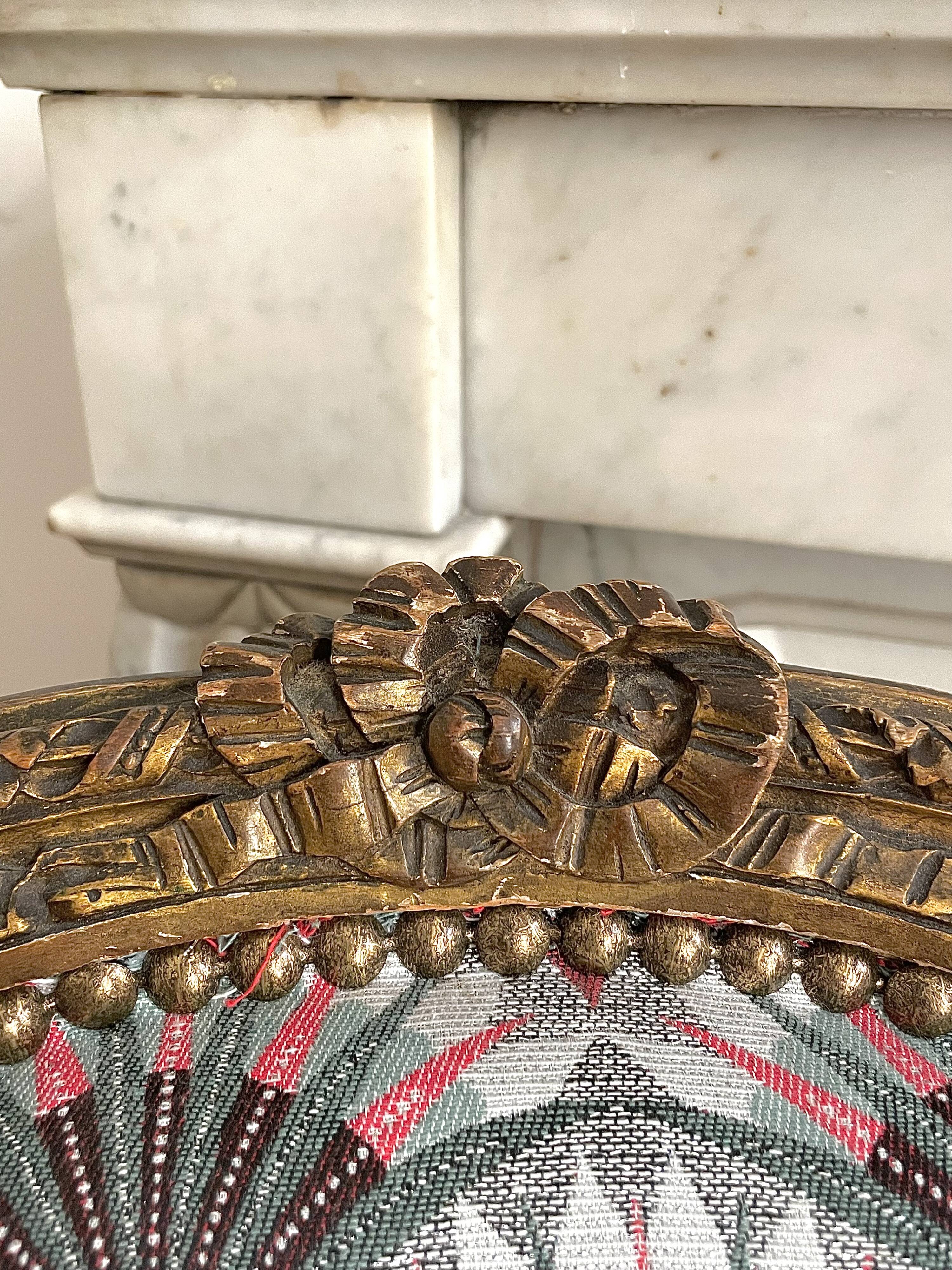 Paire de fauteuils Louis XVI restaurés