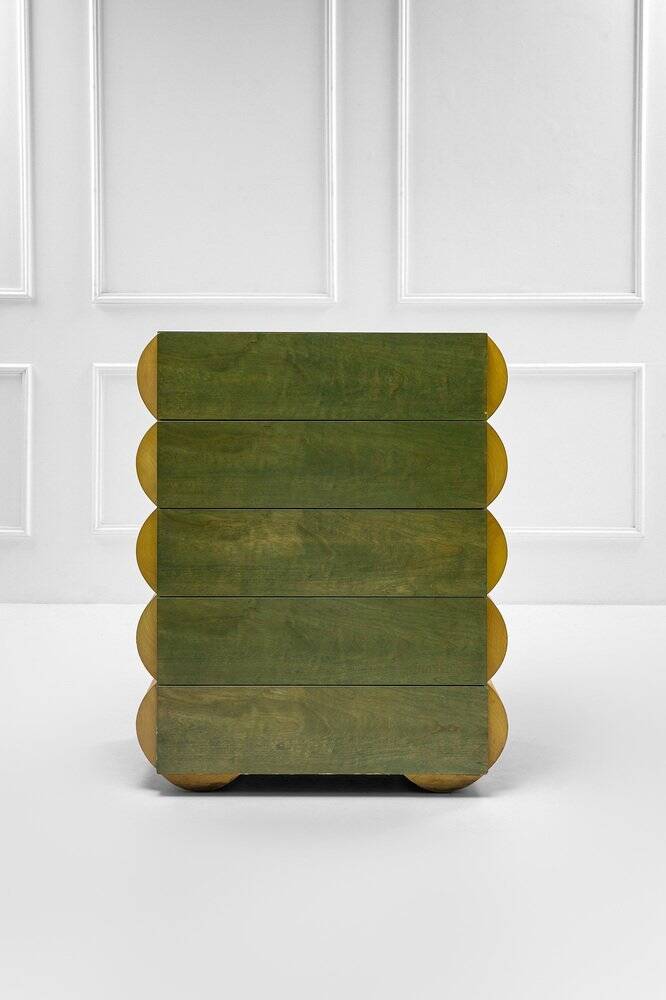 Cassettiera architettonica postmoderna in natural wood and wood tinto all'anilina, anni '80