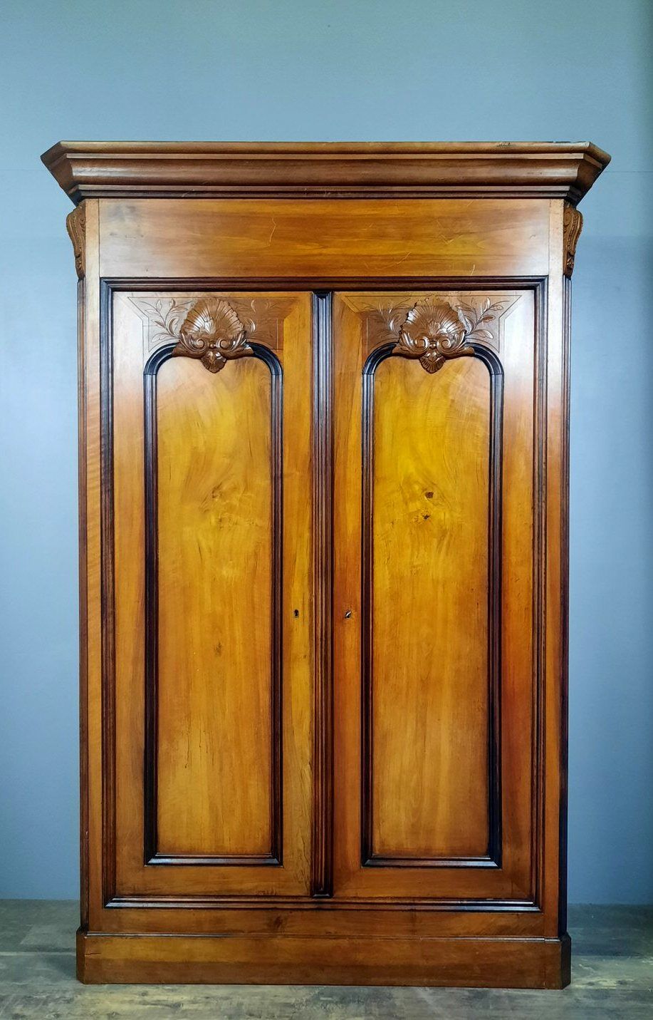 Louis Philippe period wardrobe in walnut nineteenth around 1830