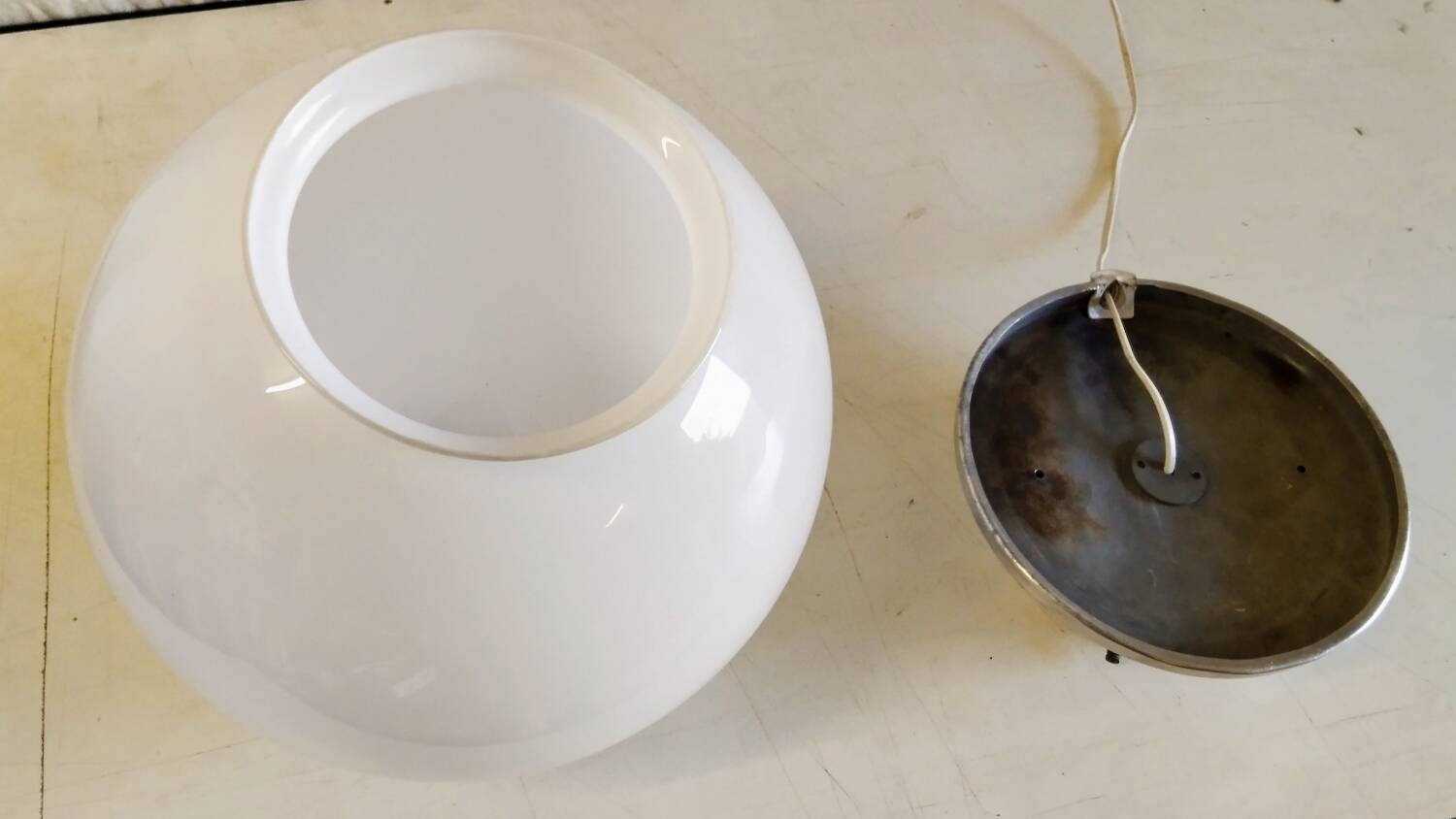 Table lamp globe opaline XXL diameter 30 cm - mid 20th century