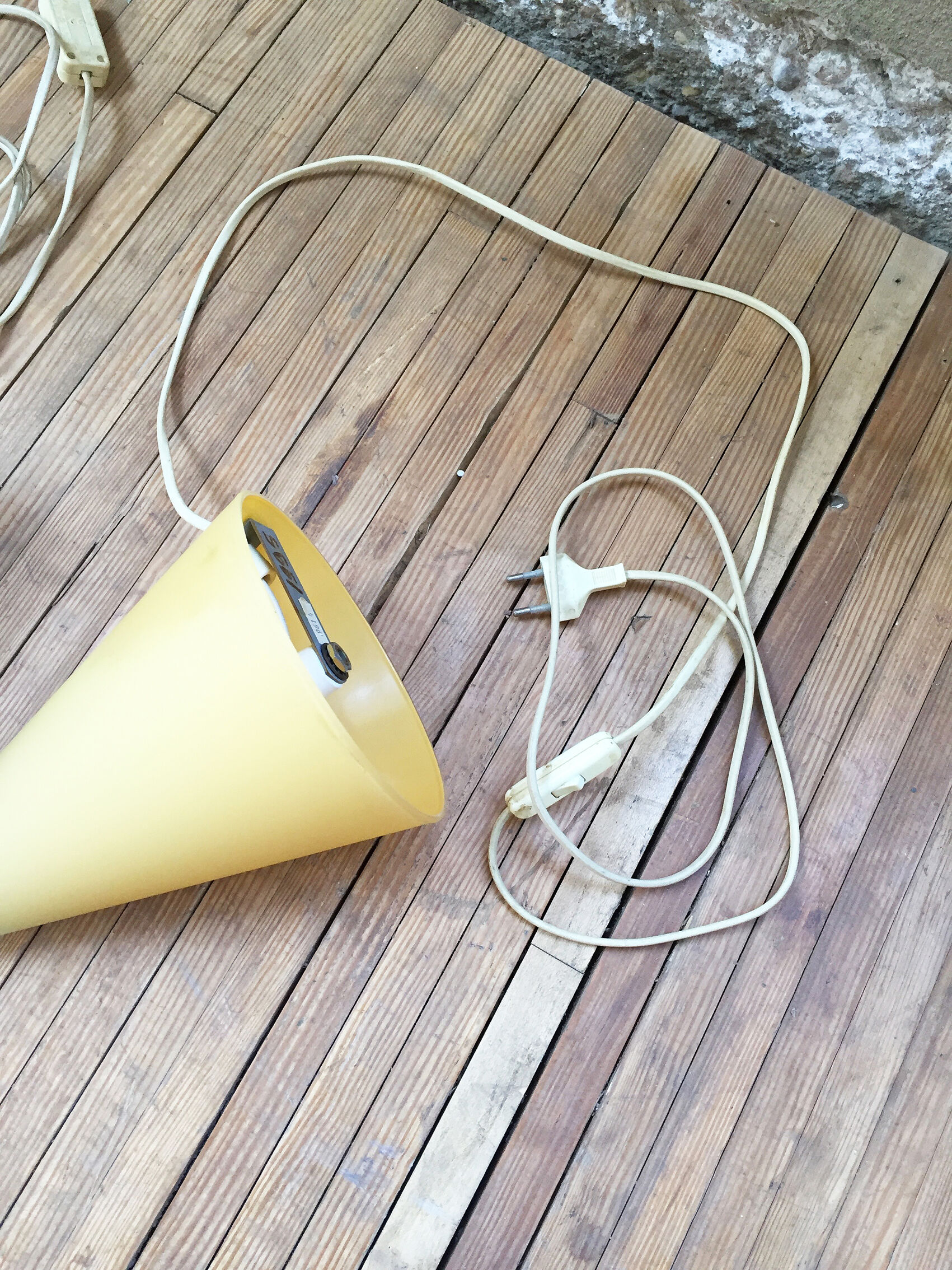 Lampe triangle design SCE vintage