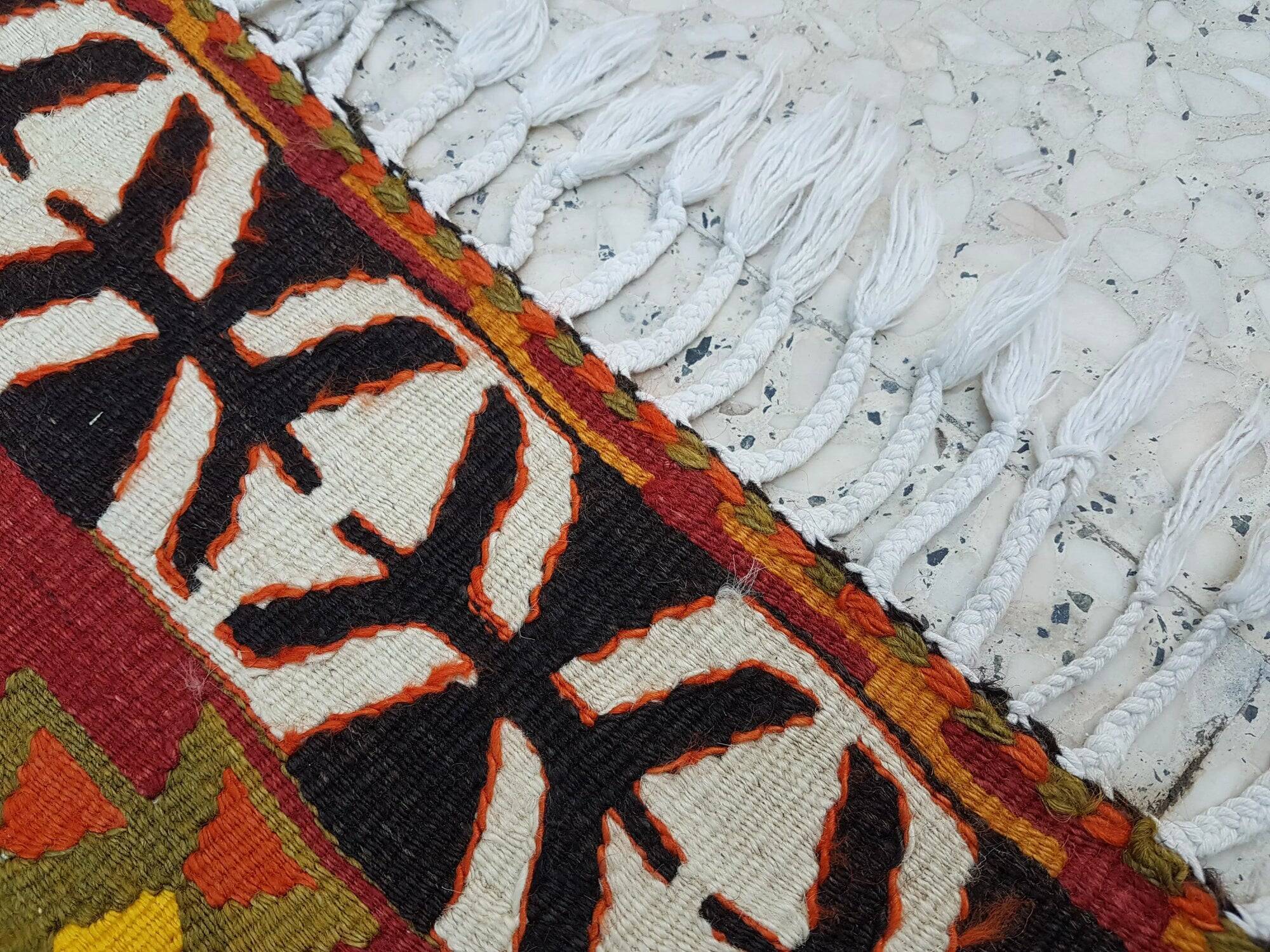 Kilim turc vintage tissé main 79x127 cm