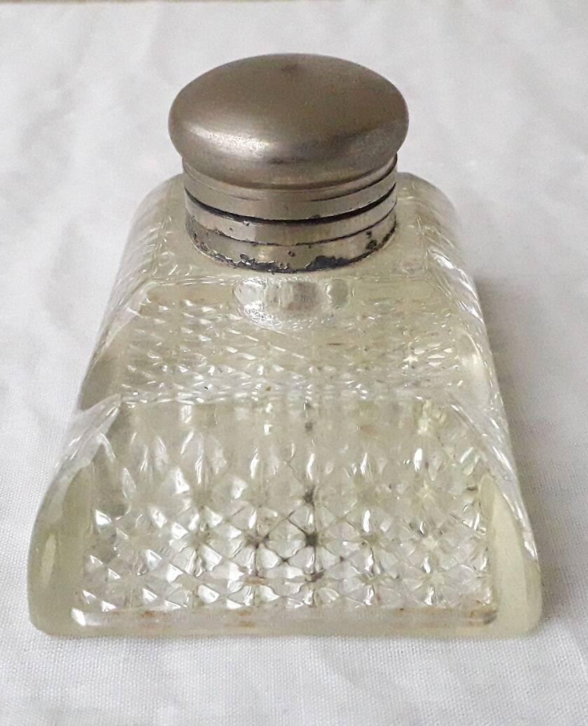 Glass inkwell