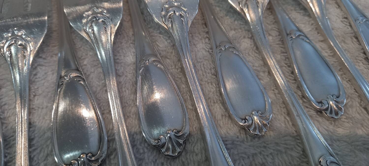 11 Ercuis Pompadour LXV silver-plated cake forks