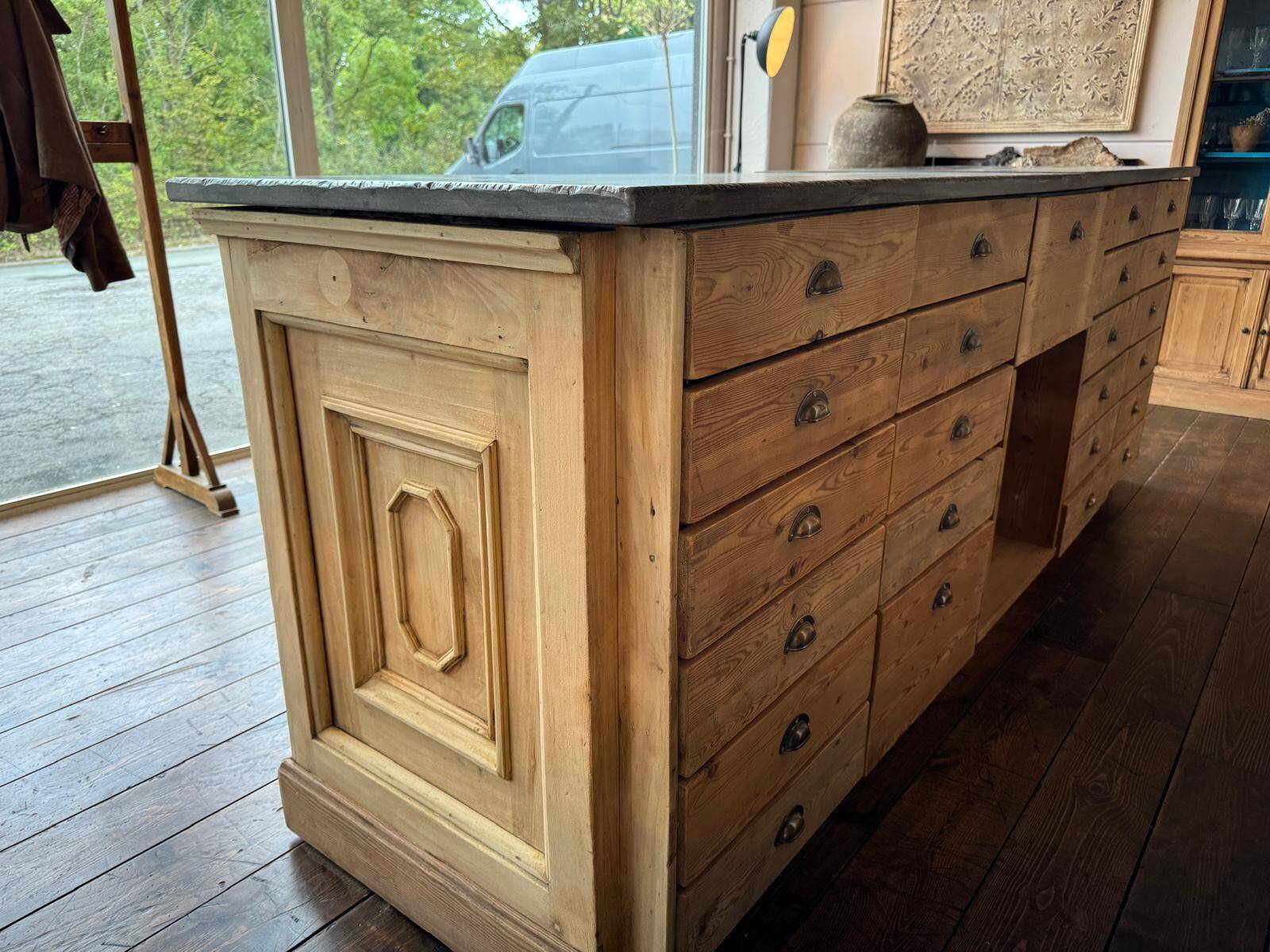 Grand comptoir de Pharmacie