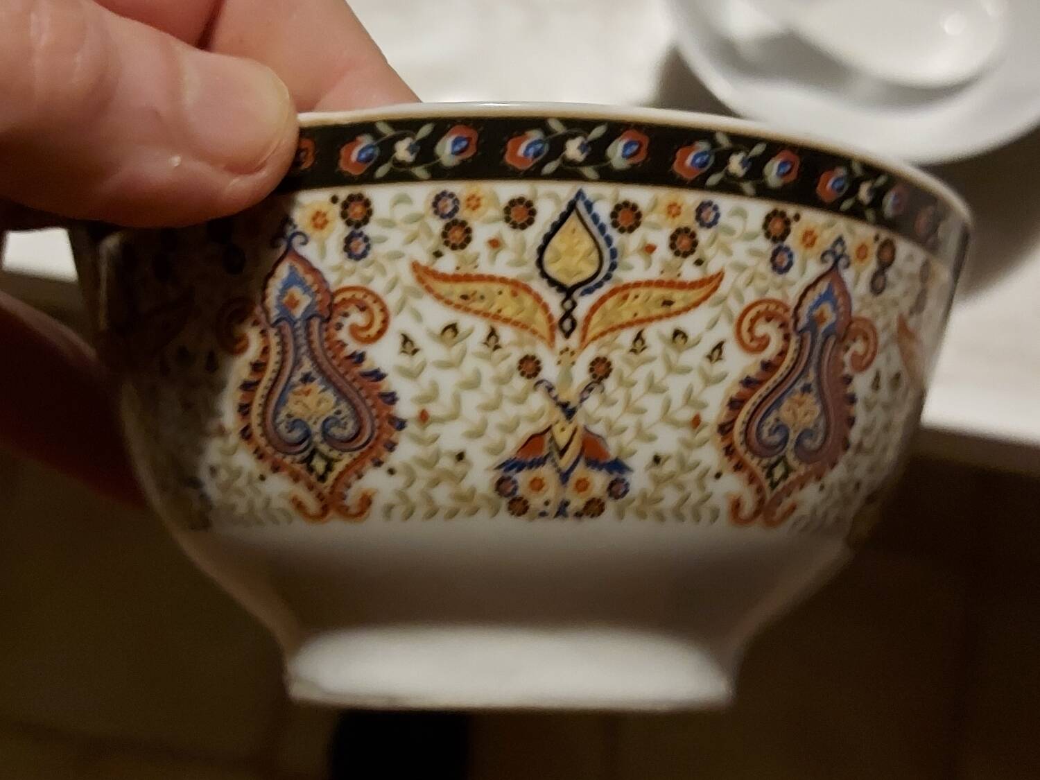 Set of oriental bowls and spoons