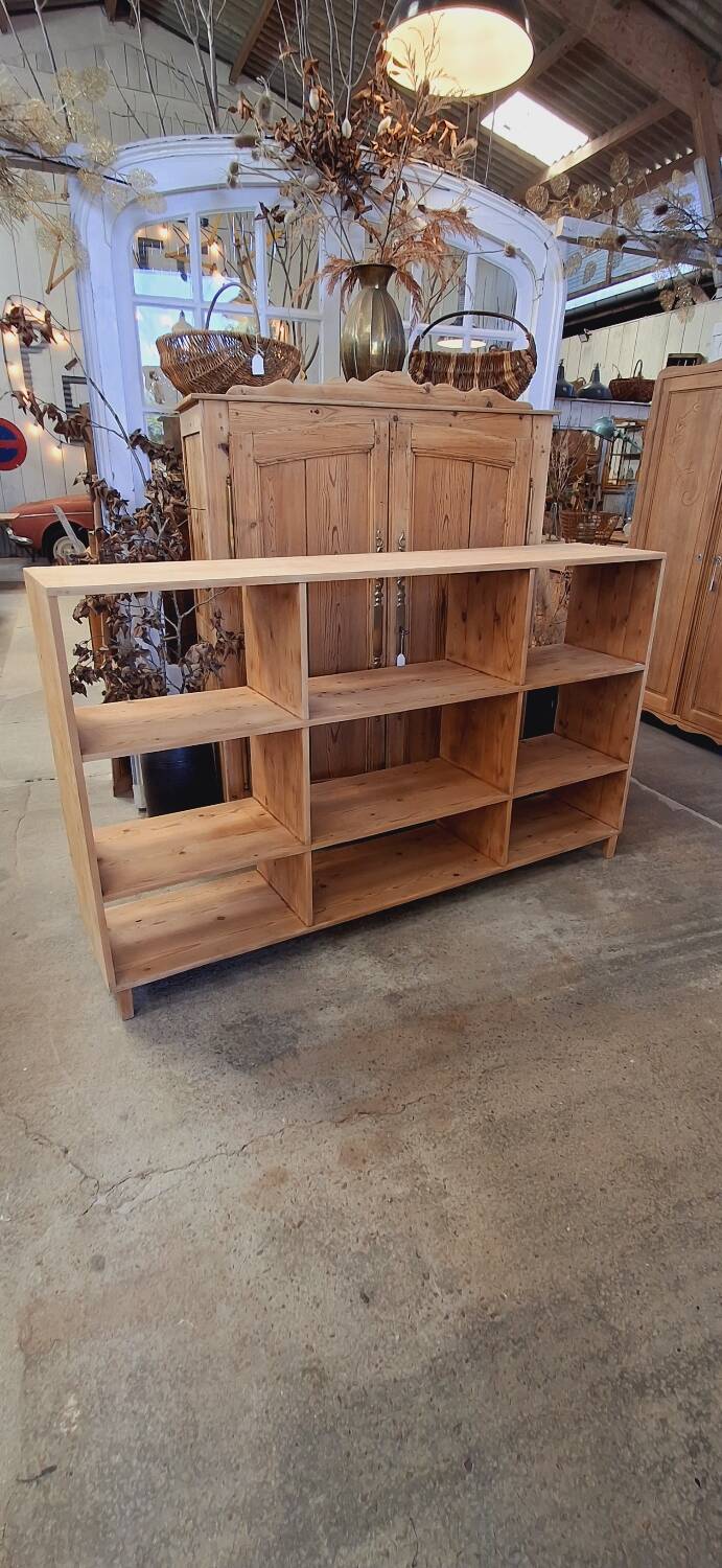 Locker furniture on feet