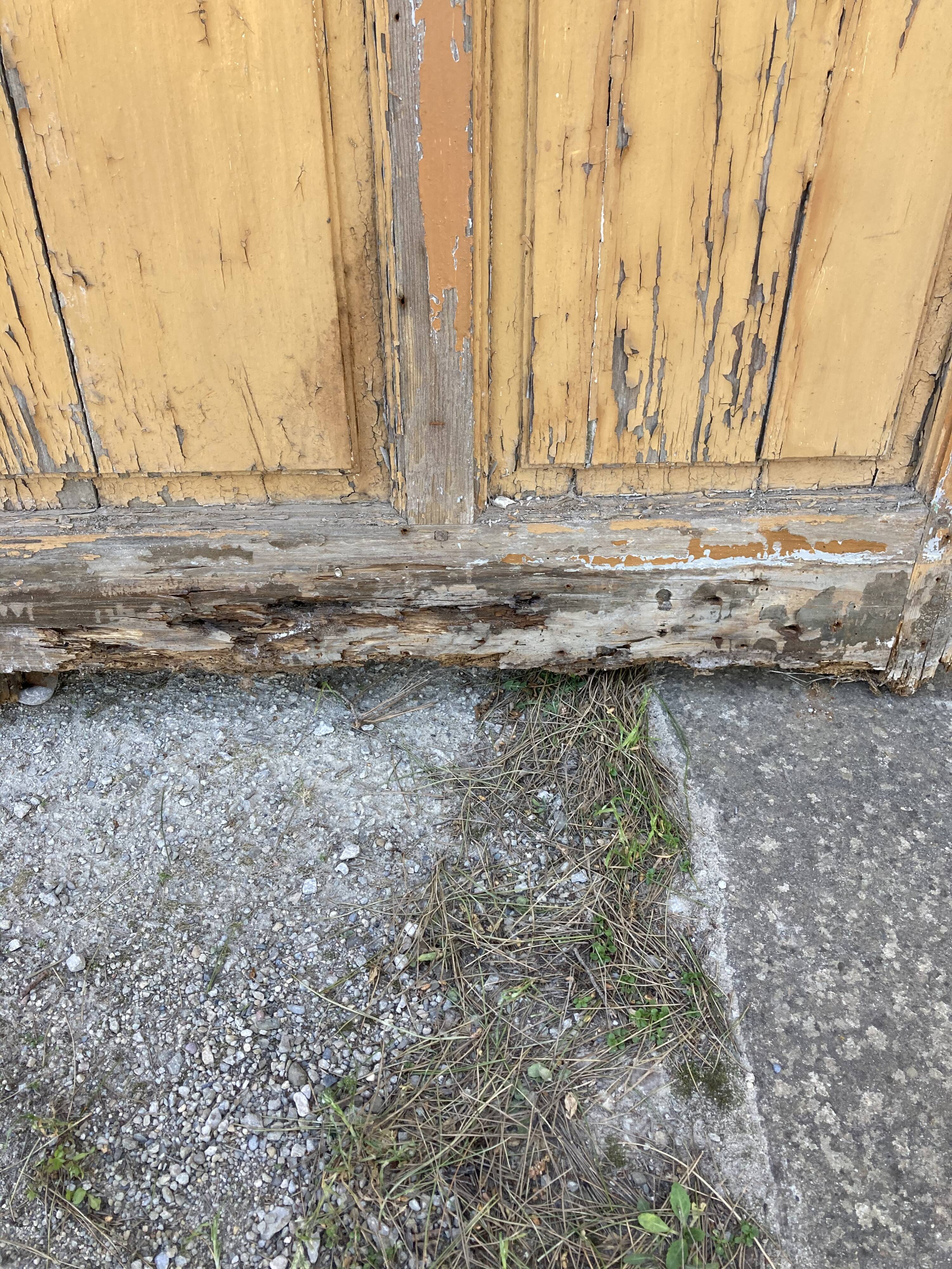 Former workshop/glass portal