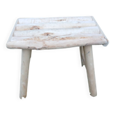 Petit tabouret en bois brut 