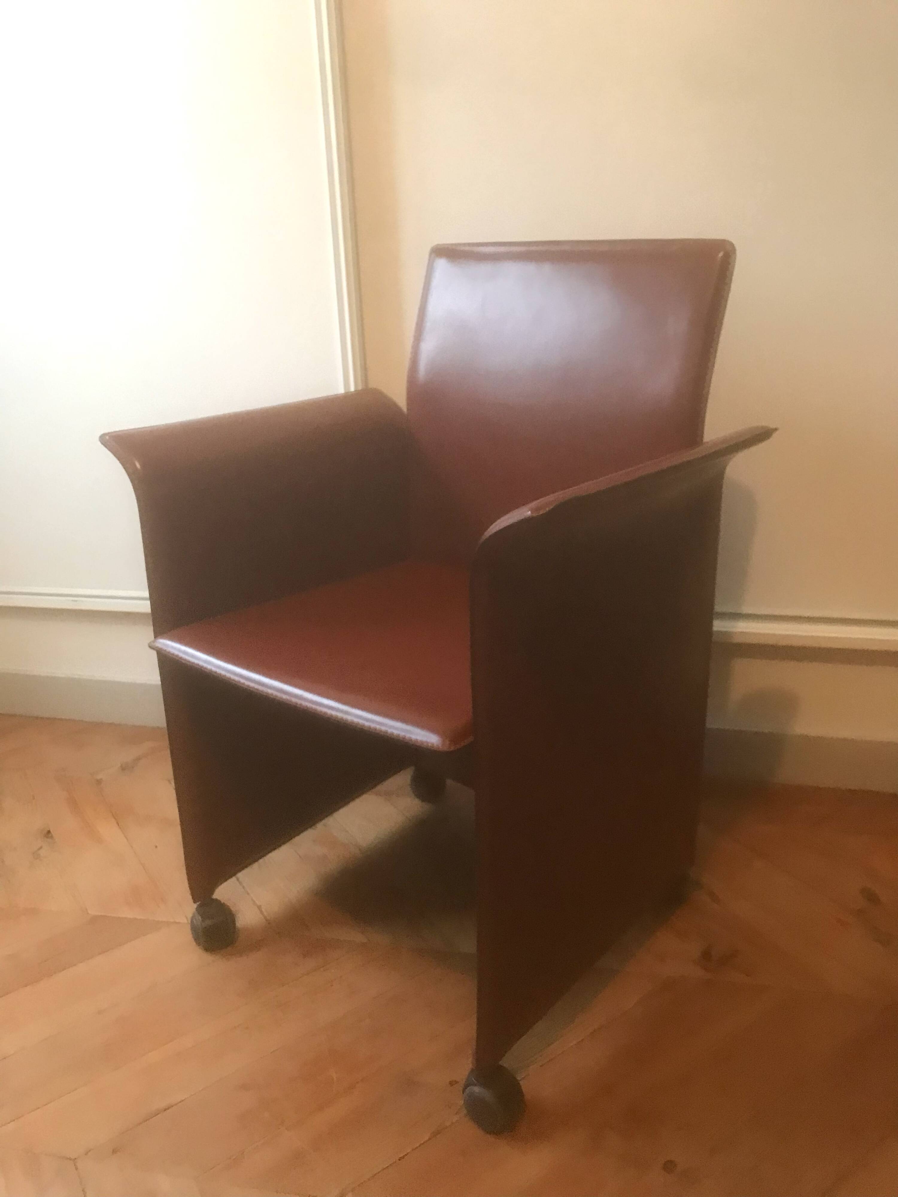 Fauteuil design cuir vintage 1980