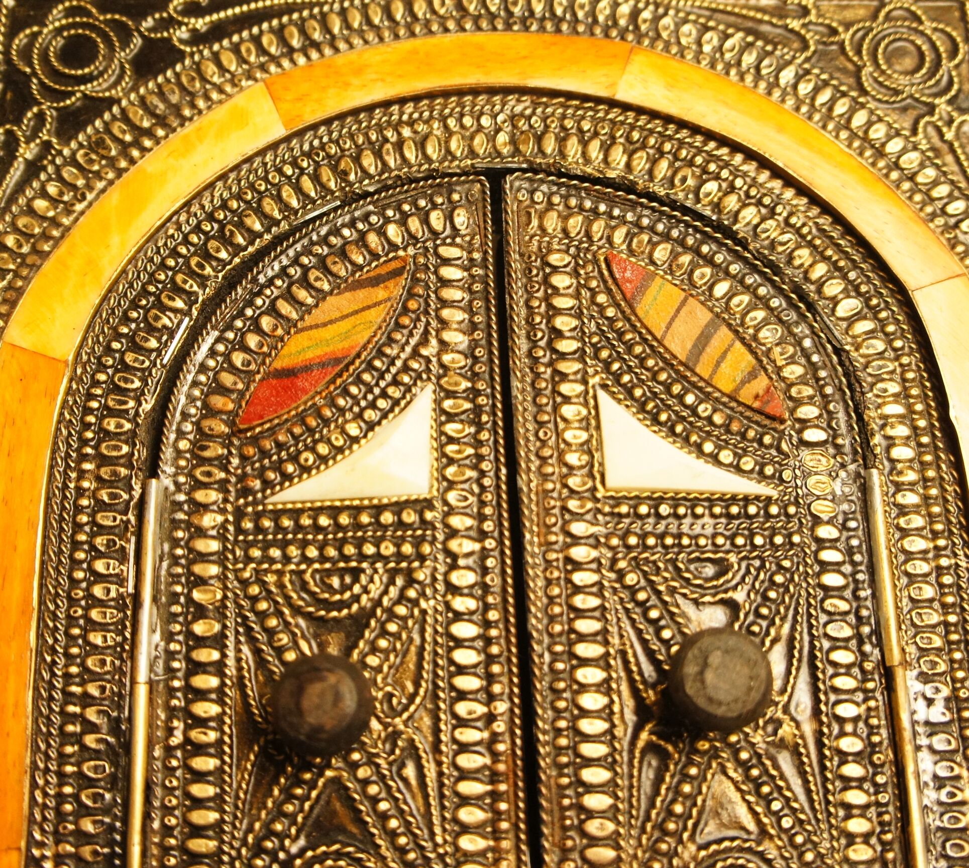 Mirror opening Berber metal, wood, bone and leather, circa 1980