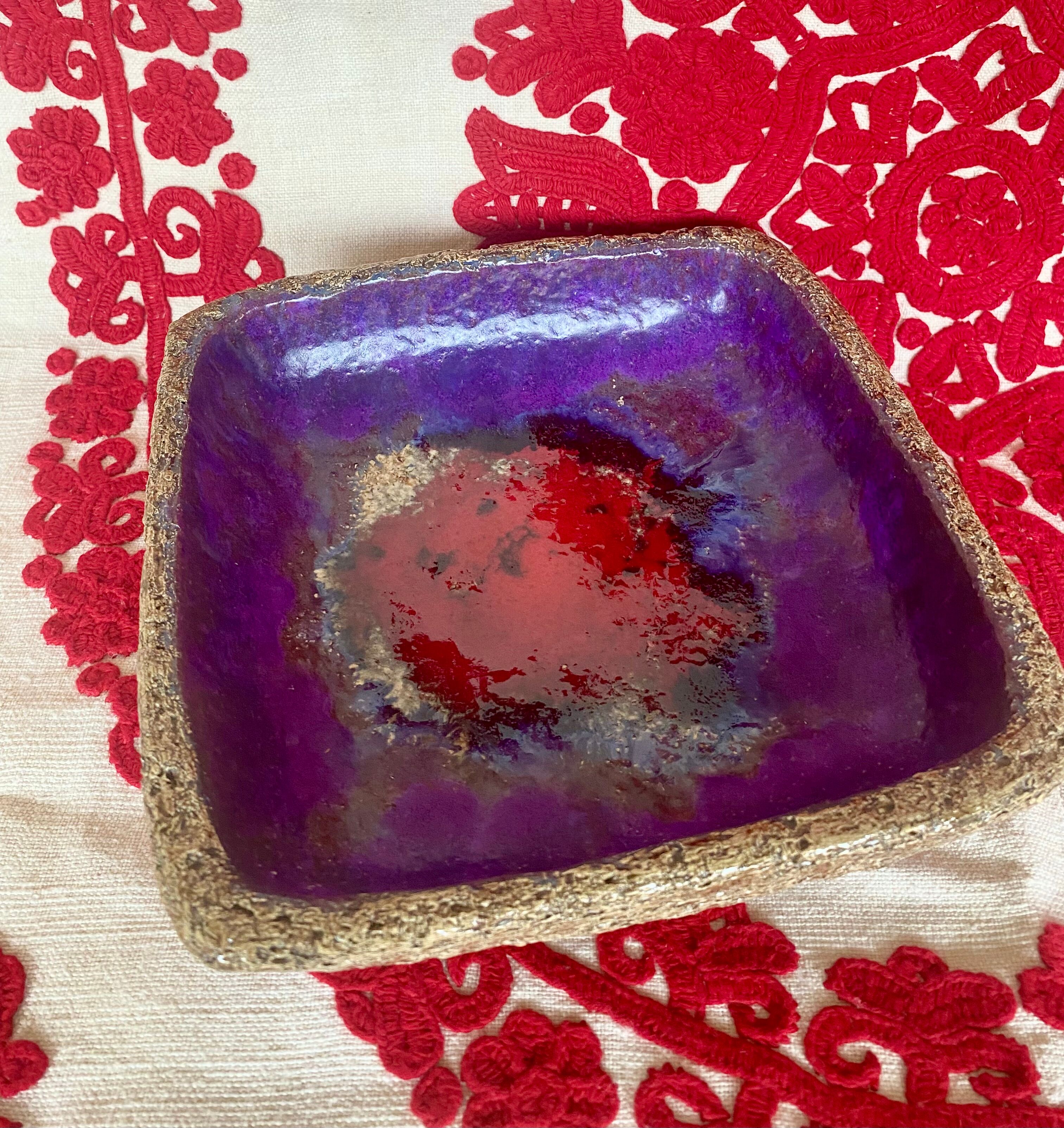 Glazed enamelled stone dish